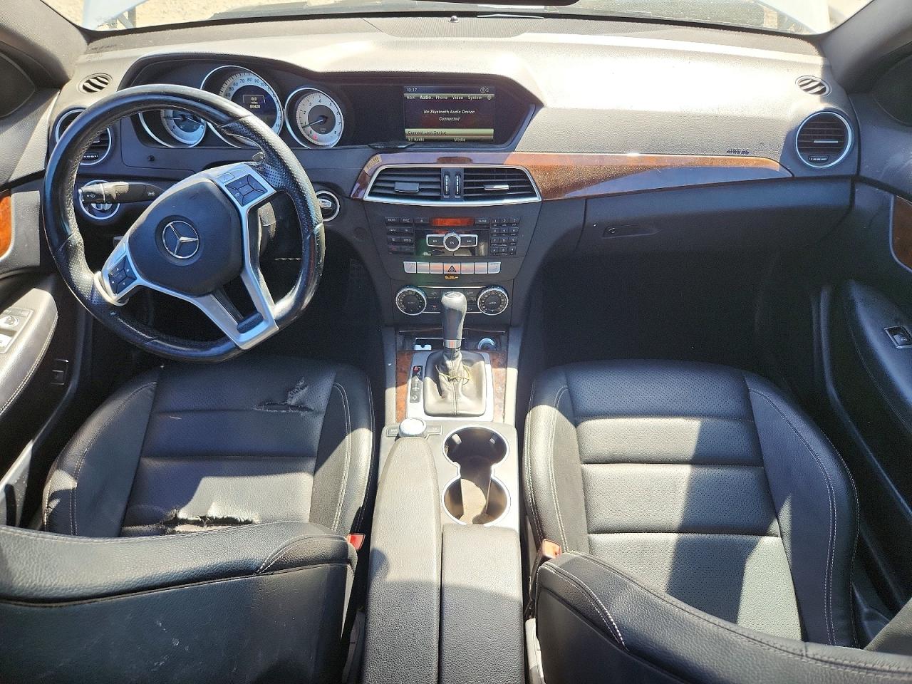 2015 Mercedes-benz C 350 White vin: WDDGJ5HB0FG374886