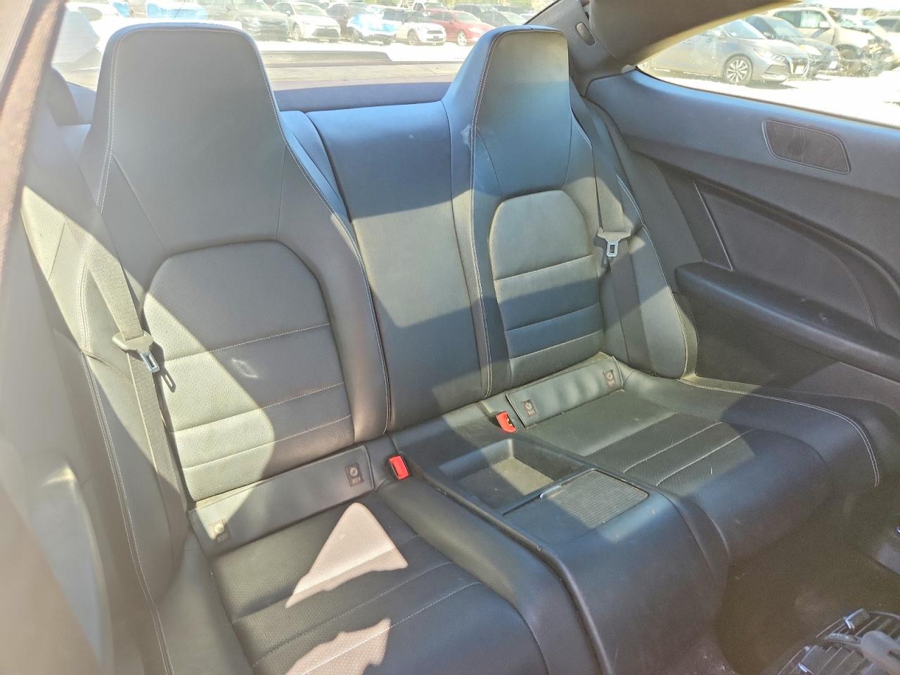 2015 Mercedes-benz C 350 White vin: WDDGJ5HB0FG374886