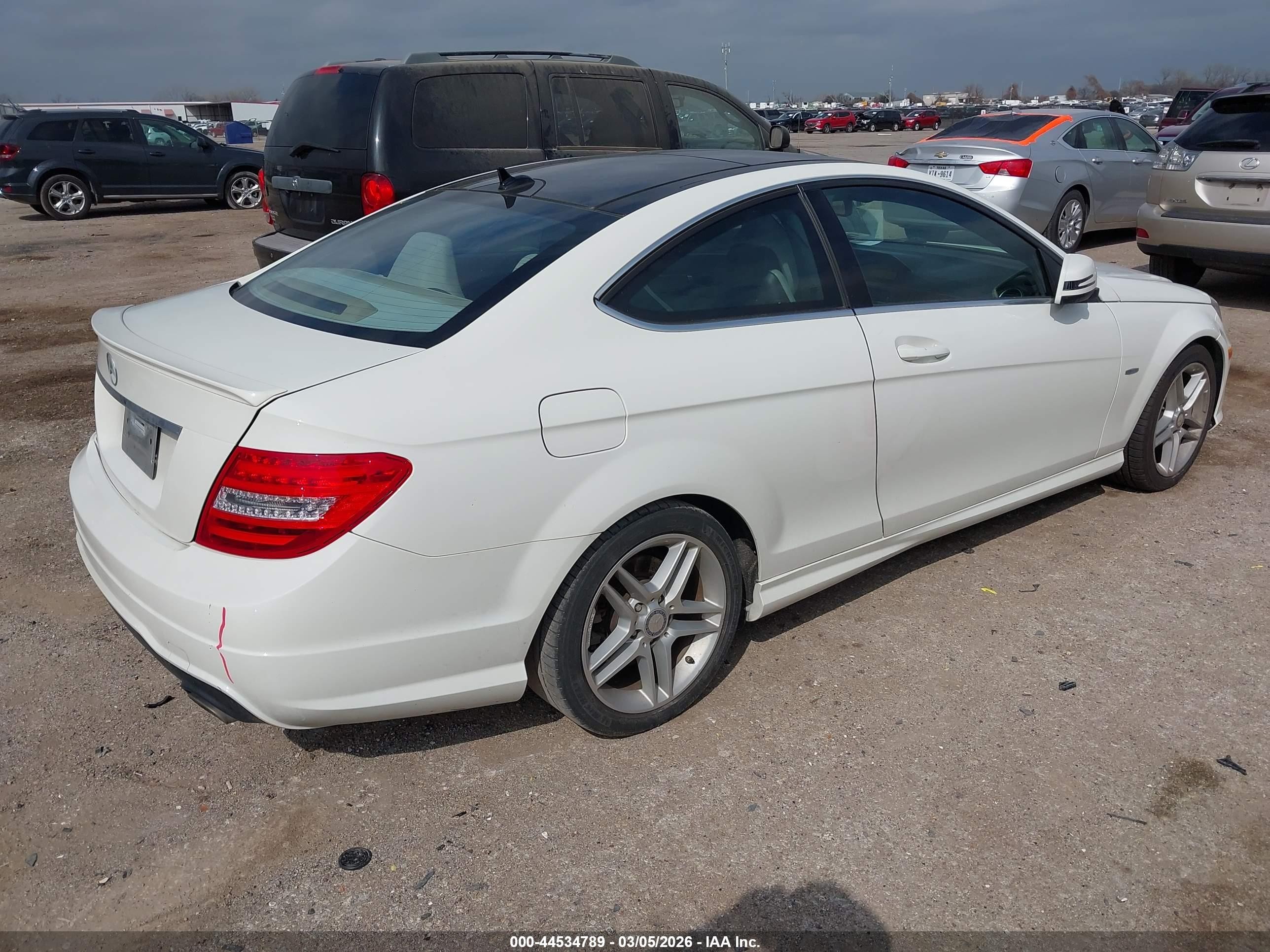 2012 Mercedes-benz C 350 Sport White vin: WDDGJ5HB1CF894550