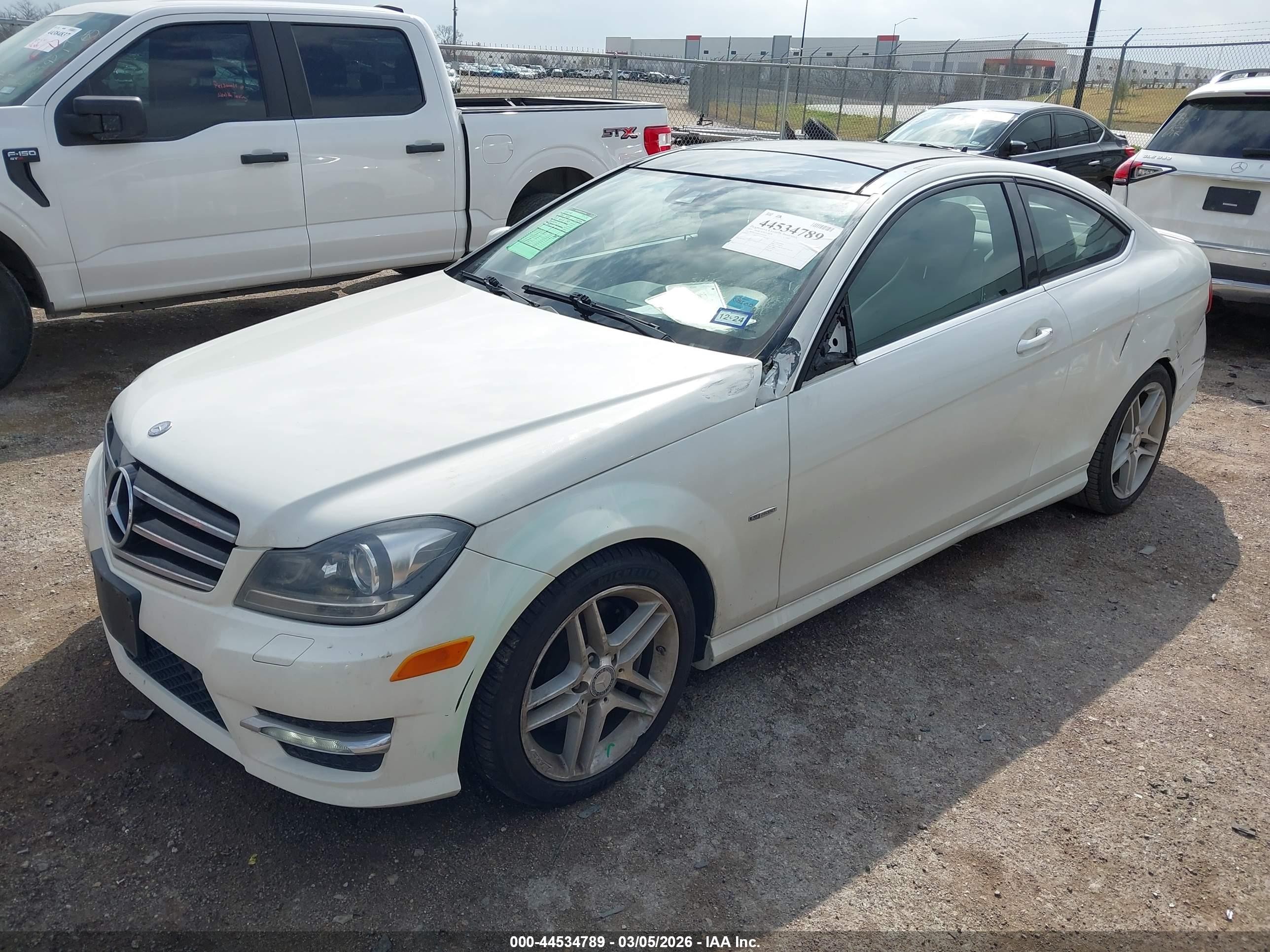 2012 Mercedes-benz C 350 Sport White vin: WDDGJ5HB1CF894550