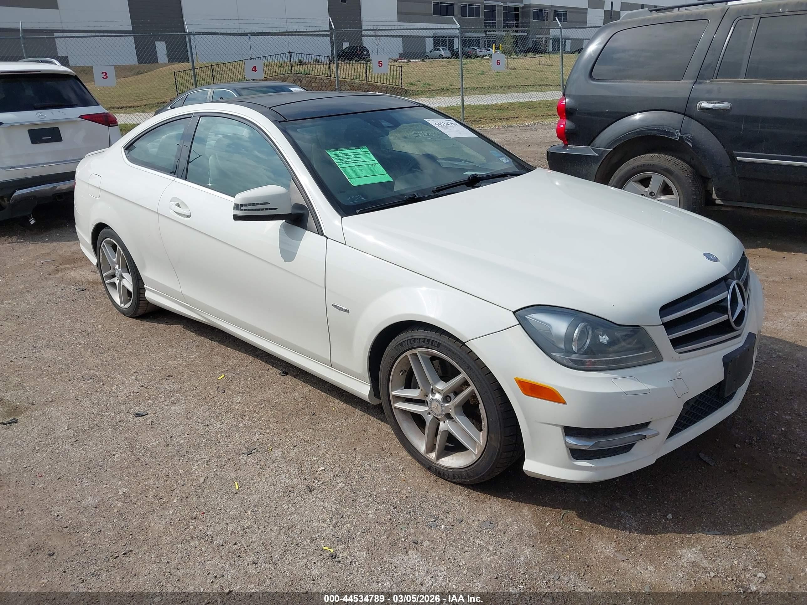 2012 Mercedes-benz C 350 Sport White vin: WDDGJ5HB1CF894550