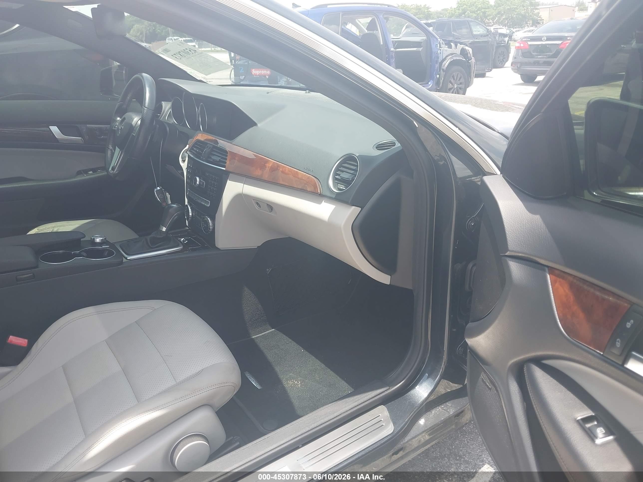 2014 Mercedes-benz C 350 Sport Gray vin: WDDGJ5HB3EG209199