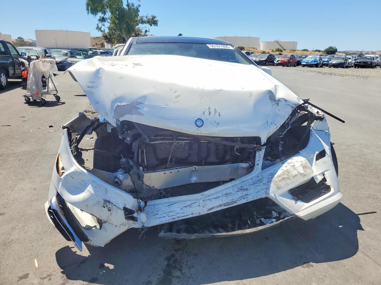 2013 Mercedes-benz C 350 White vin: WDDGJ5HB4DF951776