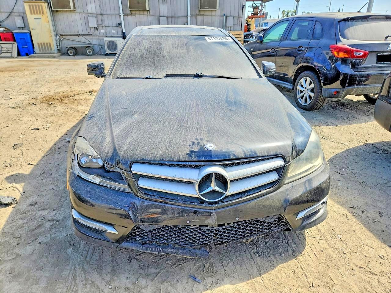 2012 Mercedes-benz C 350 Black vin: WDDGJ5HB5CF936542