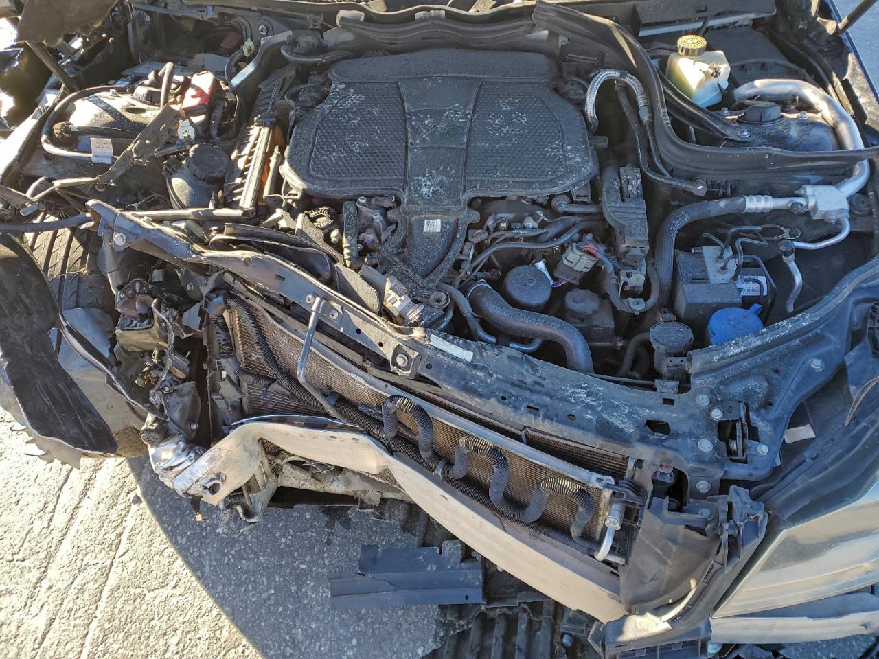2014 Mercedes-benz C 350 Черный vin: WDDGJ5HB5EG248215