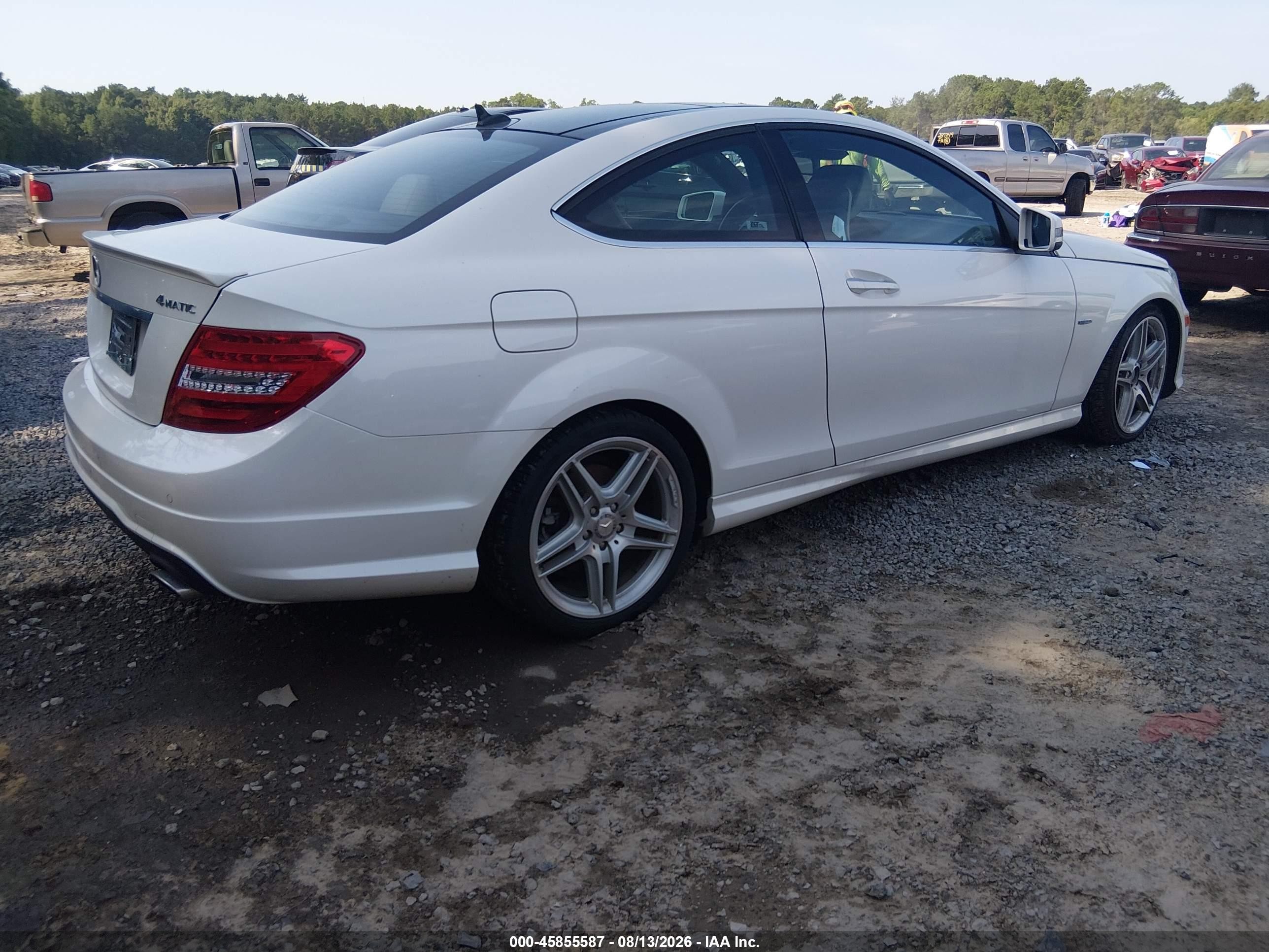 2012 Mercedes-benz C 350 Sport 4matic Белый vin: WDDGJ8JB1CF894883