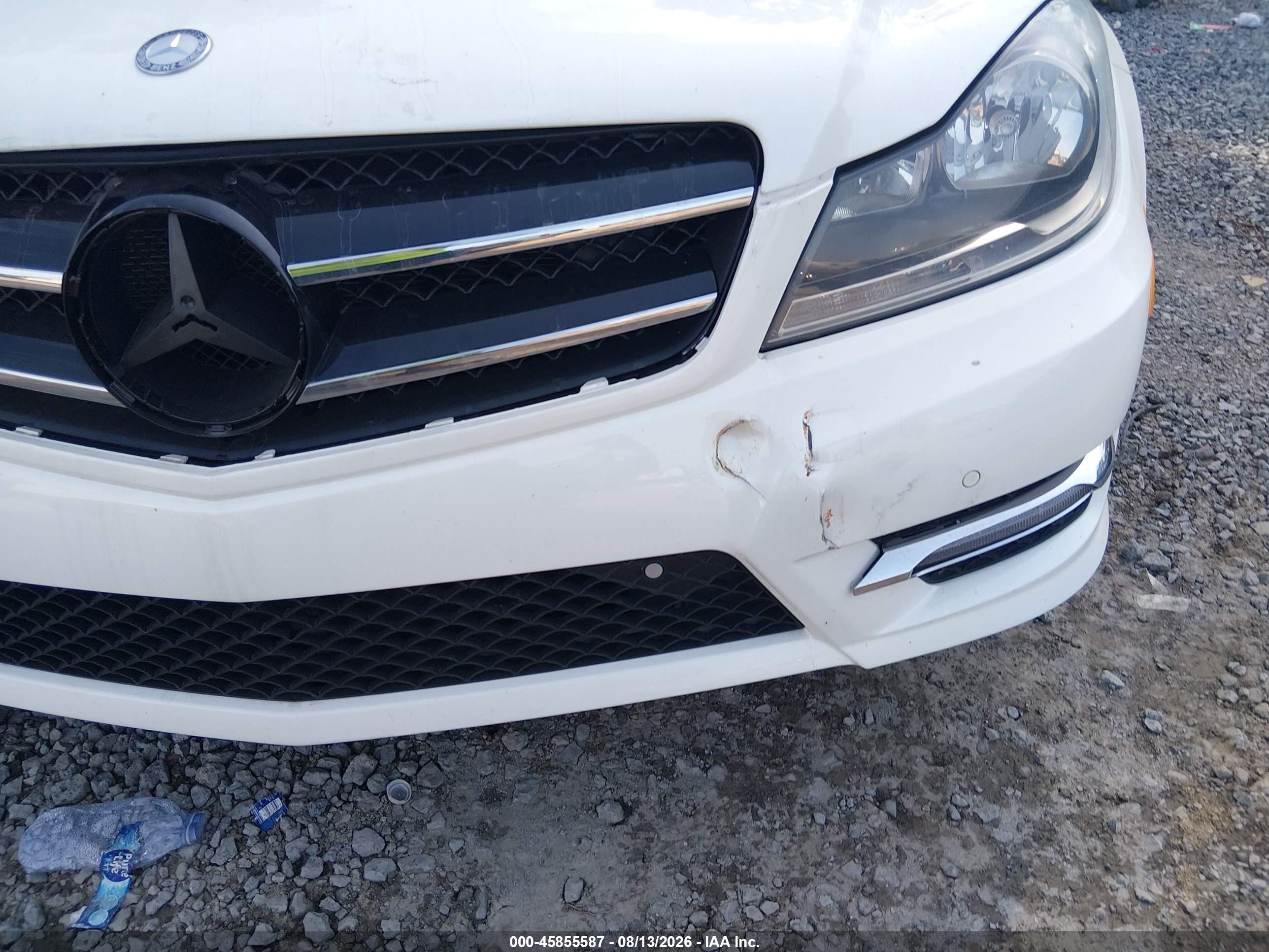 2012 Mercedes-benz C 350 Sport 4matic Белый vin: WDDGJ8JB1CF894883