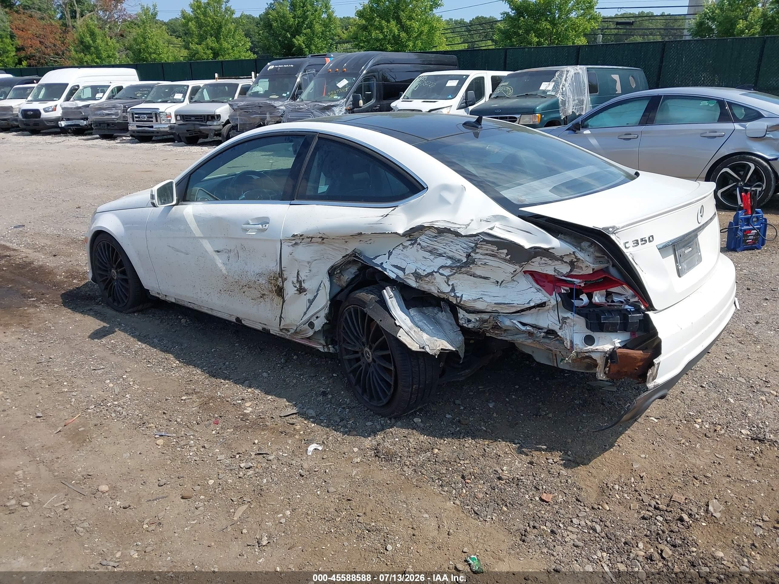 2014 Mercedes-benz C 350 Sport 4matic White vin: WDDGJ8JB2EG215250