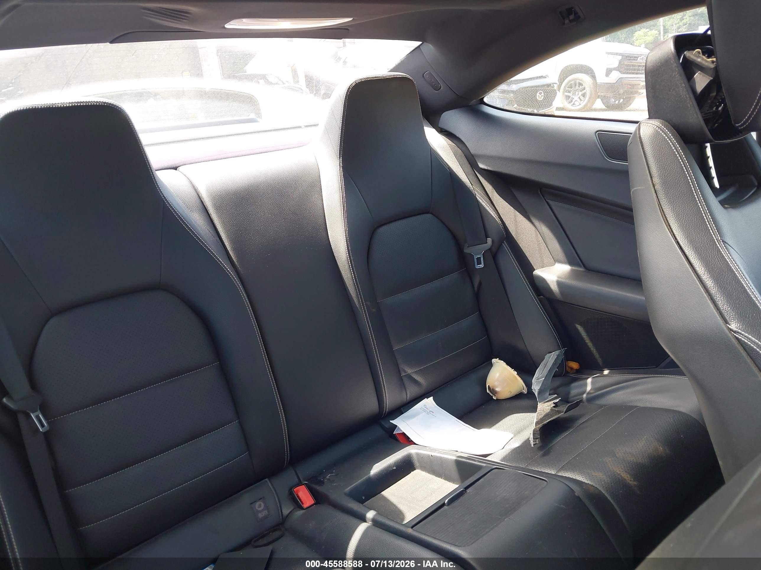 2014 Mercedes-benz C 350 Sport 4matic White vin: WDDGJ8JB2EG215250