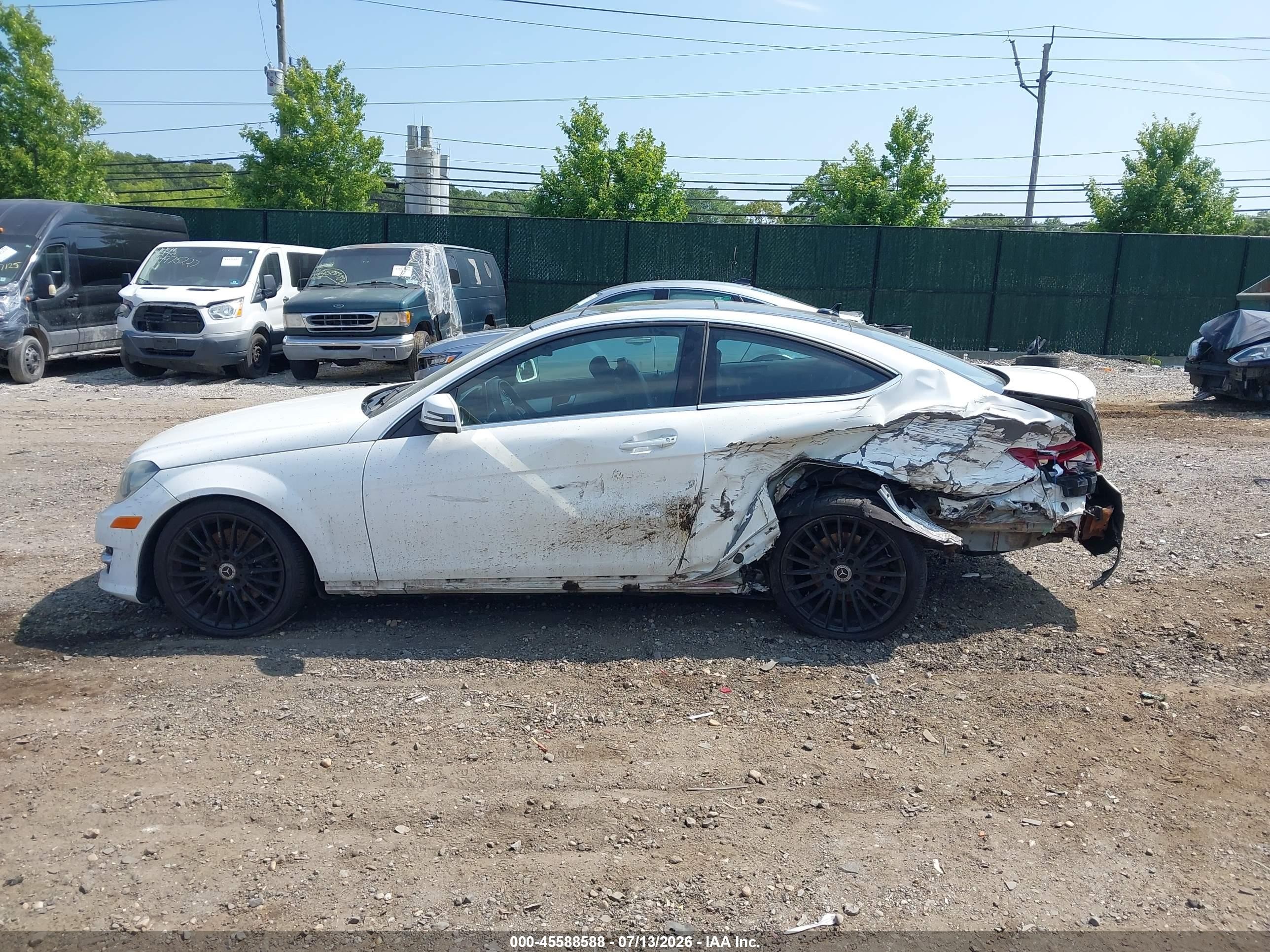 2014 Mercedes-benz C 350 Sport 4matic White vin: WDDGJ8JB2EG215250