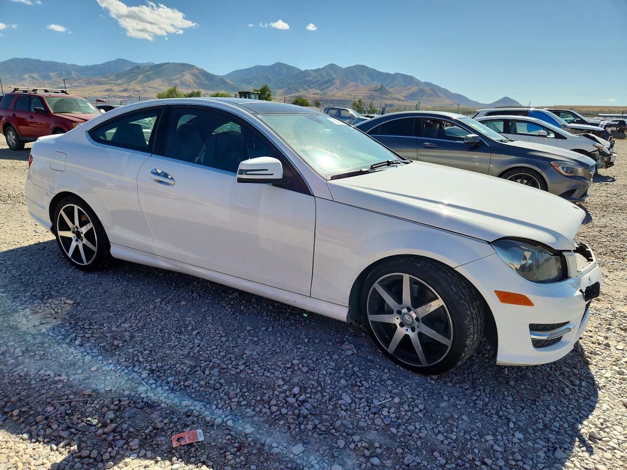 2015 Mercedes-benz C 350 4matic Белый vin: WDDGJ8JB2FG435635