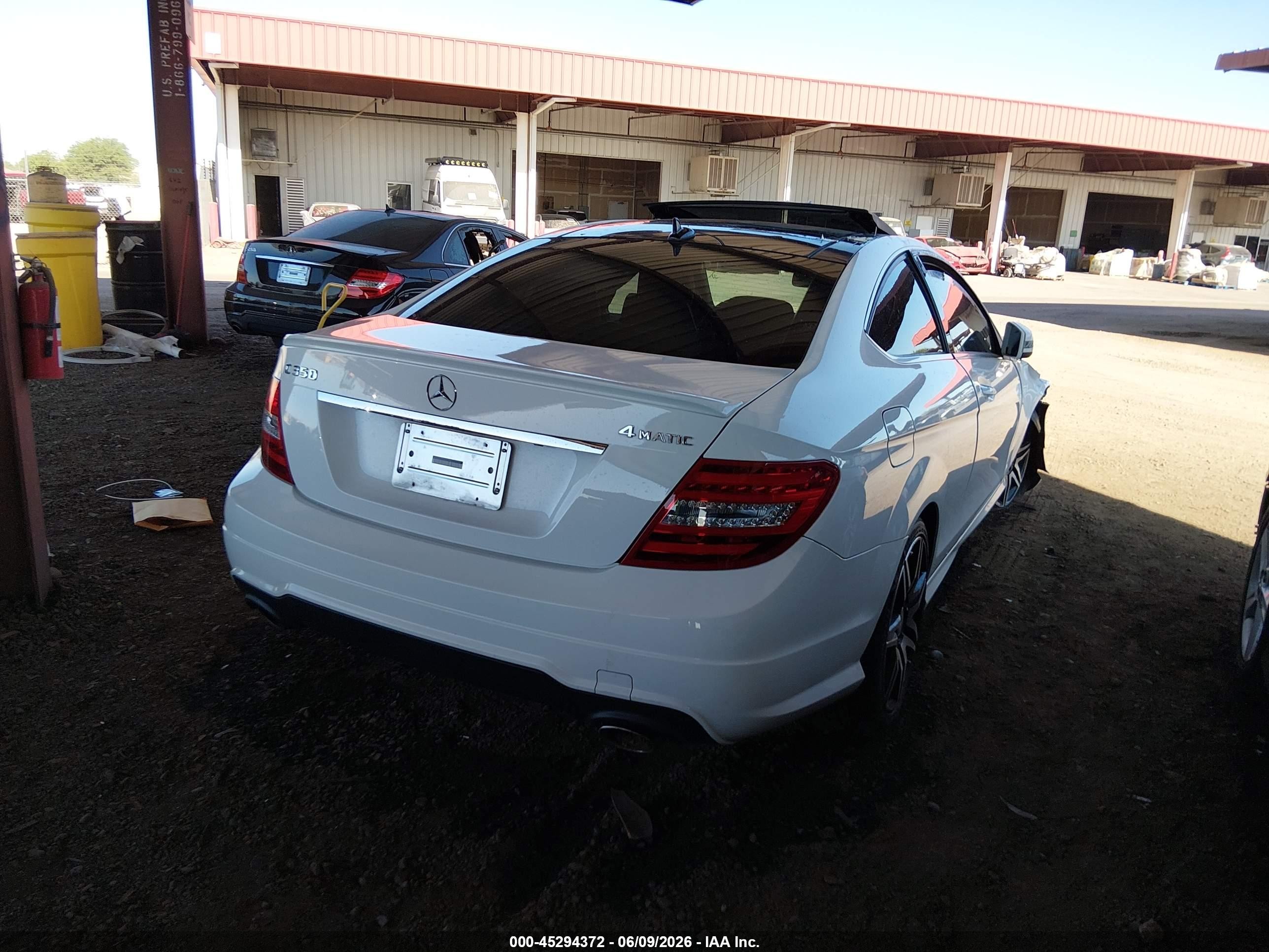 2015 Mercedes-benz C 350 Sport 4matic White vin: WDDGJ8JB4FG367046