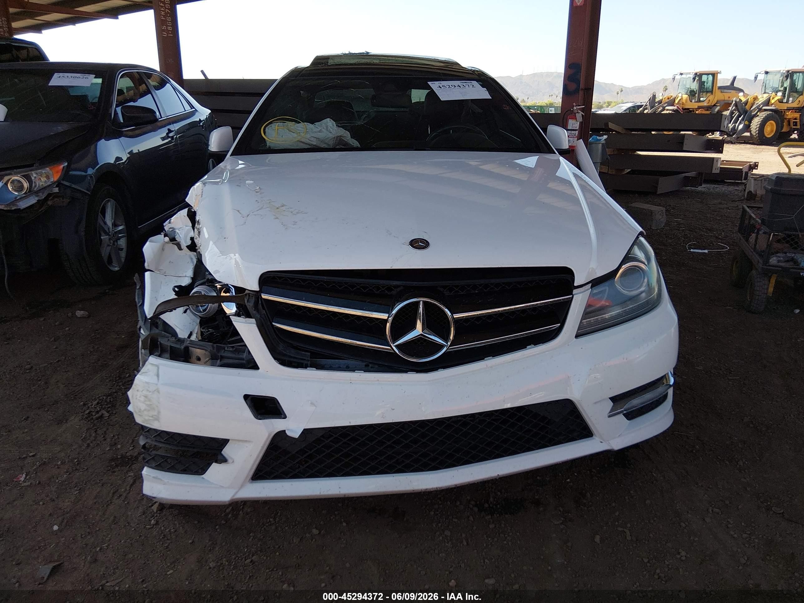 2015 Mercedes-benz C 350 Sport 4matic White vin: WDDGJ8JB4FG367046