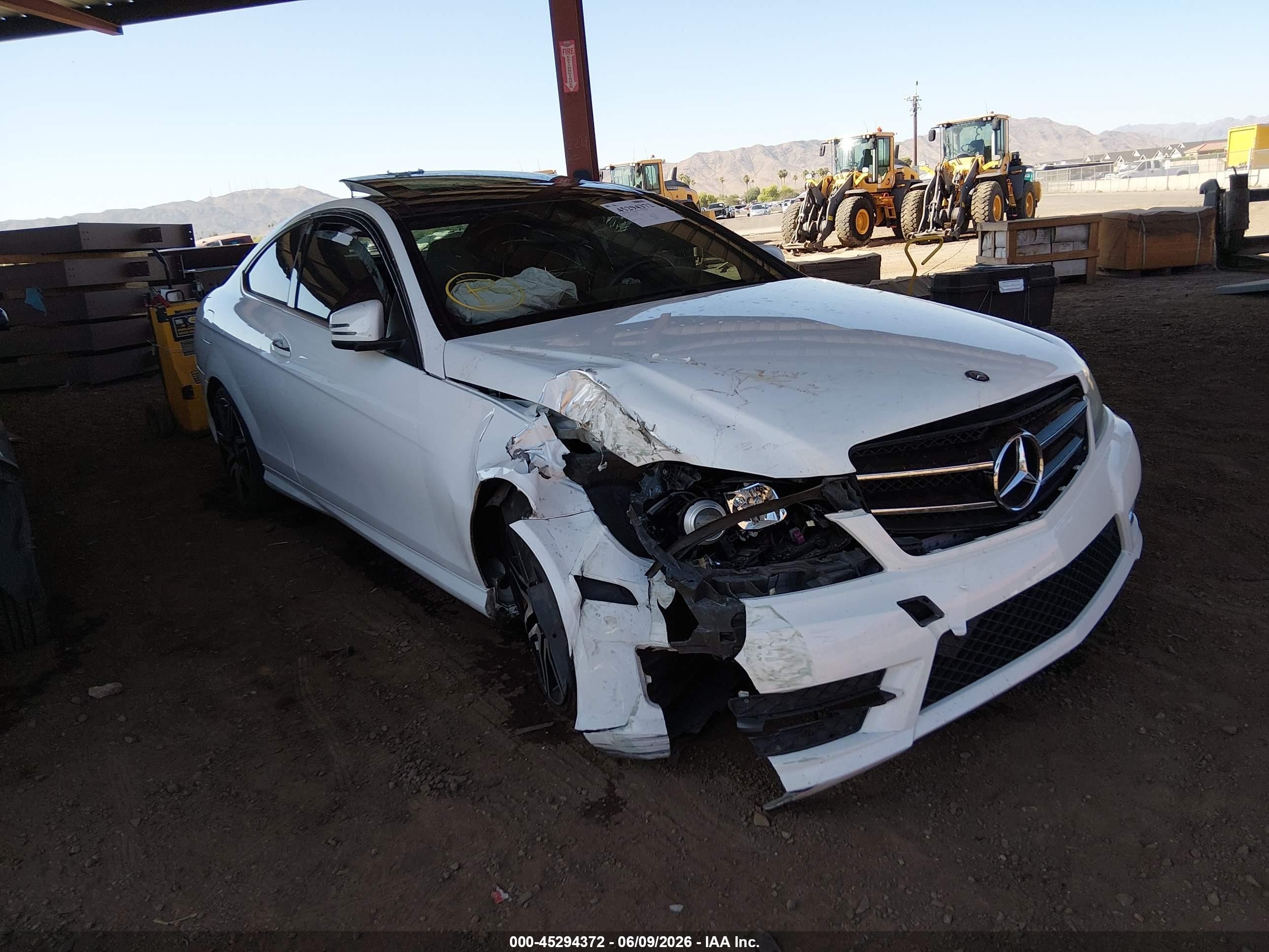 2015 Mercedes-benz C 350 Sport 4matic White vin: WDDGJ8JB4FG367046