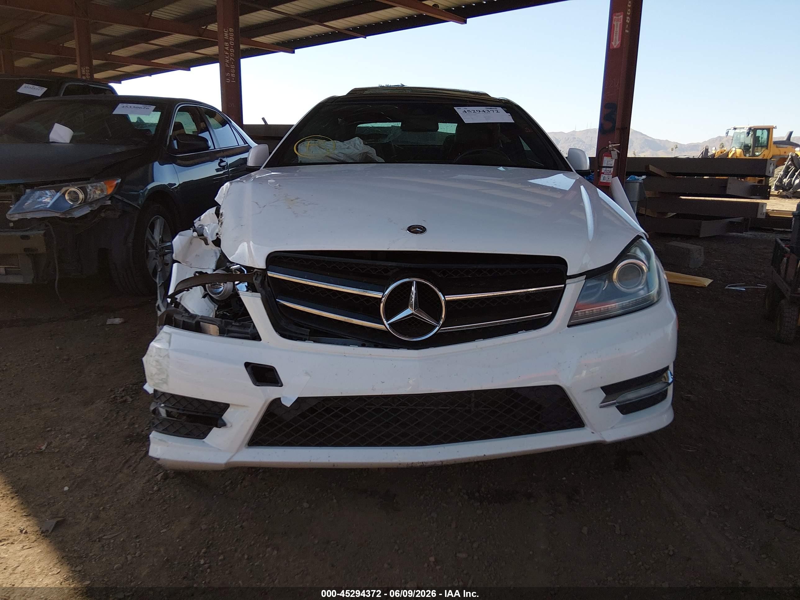 2015 Mercedes-benz C 350 Sport 4matic White vin: WDDGJ8JB4FG367046
