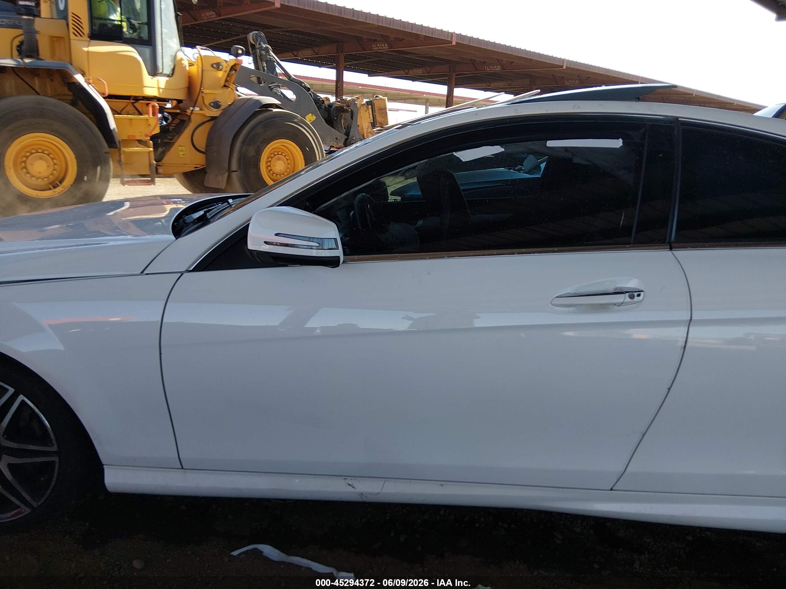 2015 Mercedes-benz C 350 Sport 4matic White vin: WDDGJ8JB4FG367046