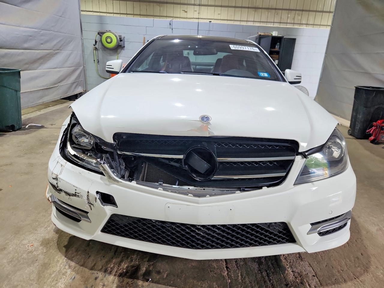 2015 Mercedes-benz C 350 4matic White vin: WDDGJ8JB6FG382874