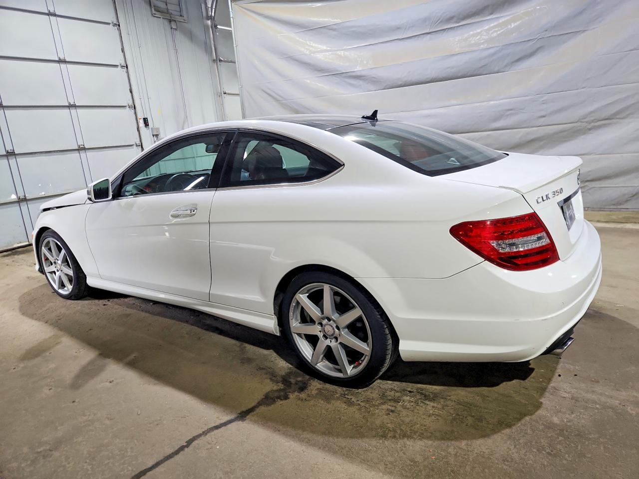 2015 Mercedes-benz C 350 4matic White vin: WDDGJ8JB6FG382874
