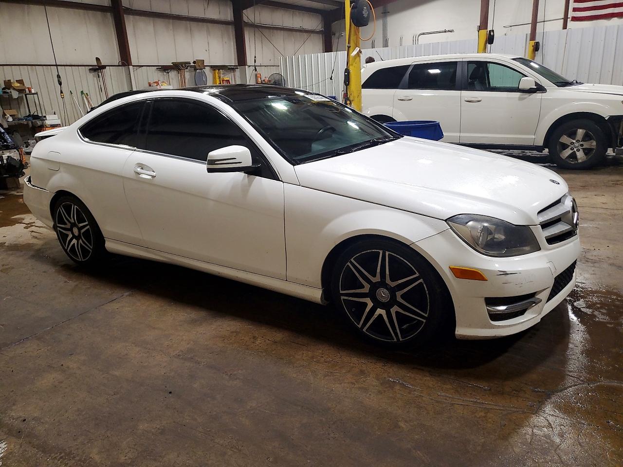 2013 Mercedes-benz C 350 4matic Белый vin: WDDGJ8JBXDG013576