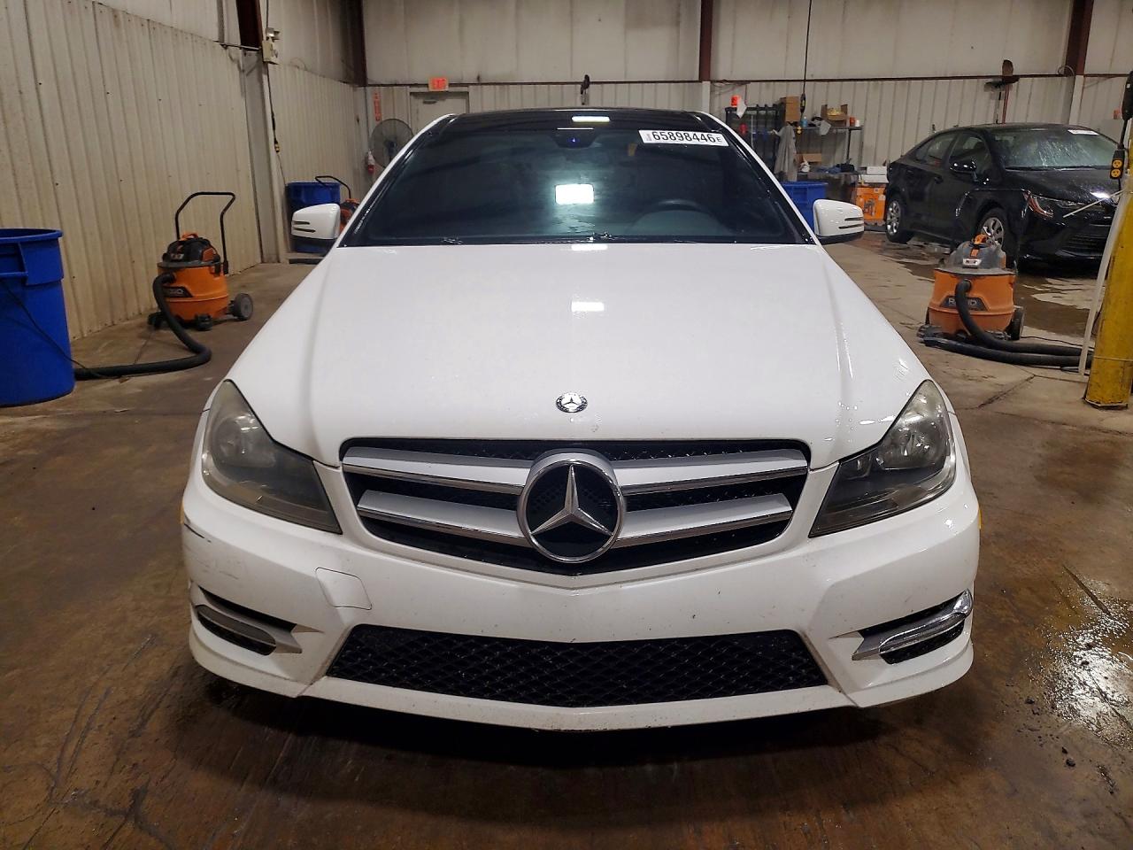 2013 Mercedes-benz C 350 4matic Белый vin: WDDGJ8JBXDG013576