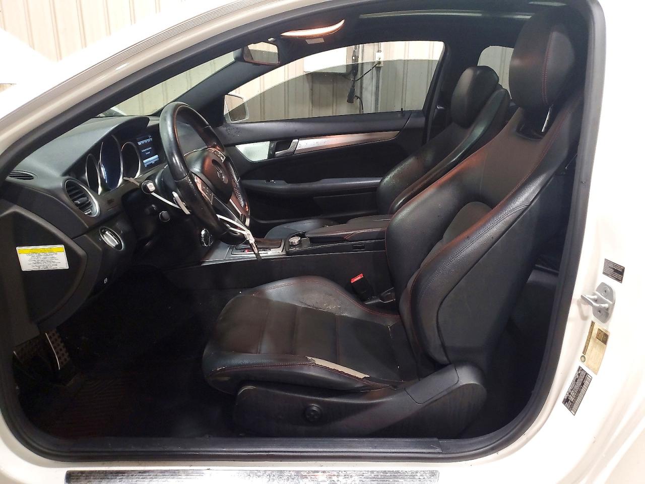 2013 Mercedes-benz C 350 4matic Белый vin: WDDGJ8JBXDG013576