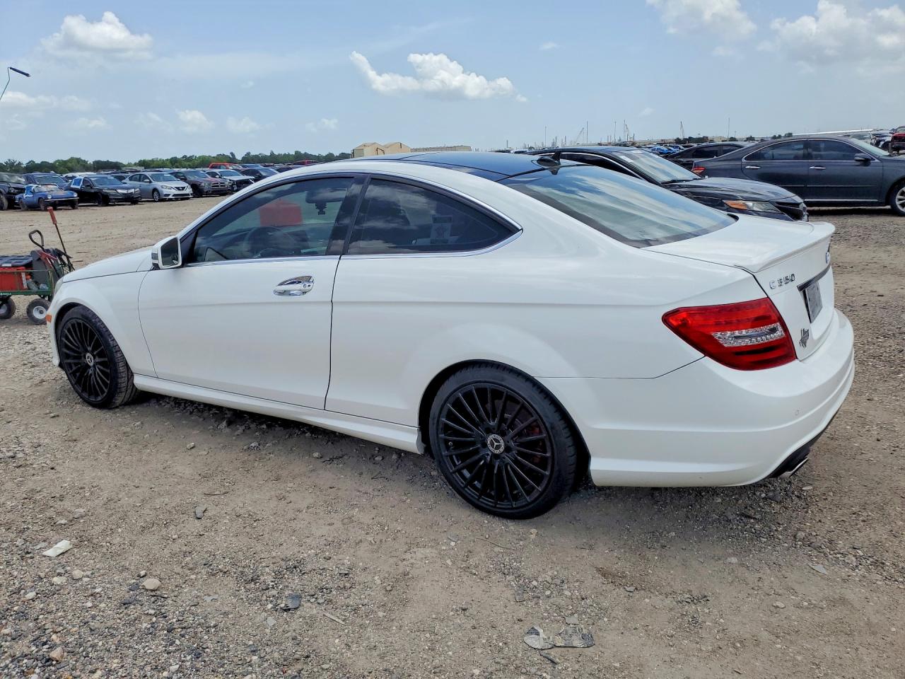 2013 Mercedes-benz C 350 4matic White vin: WDDGJ8JBXDG063684