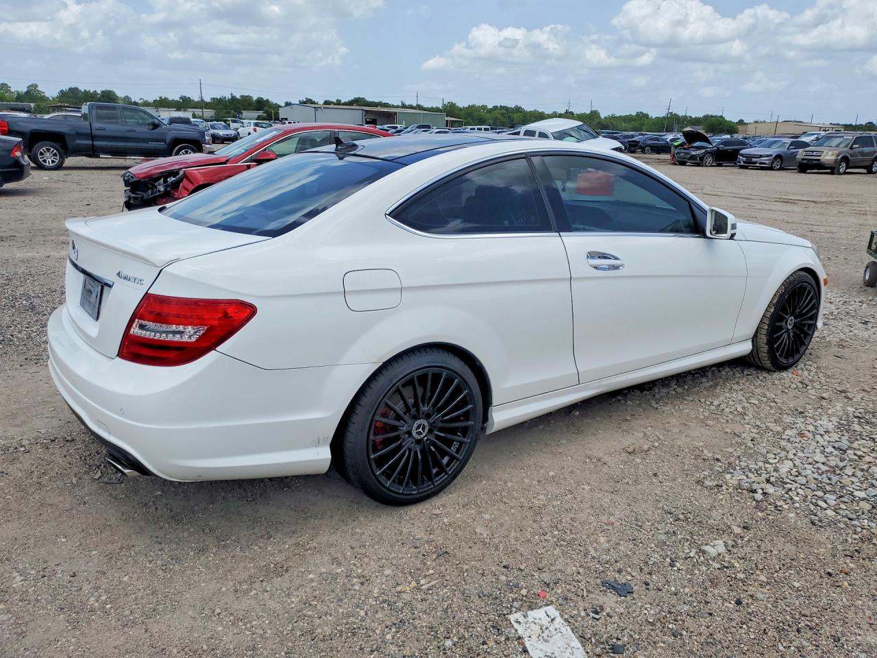 2013 Mercedes-benz C 350 4matic White vin: WDDGJ8JBXDG063684
