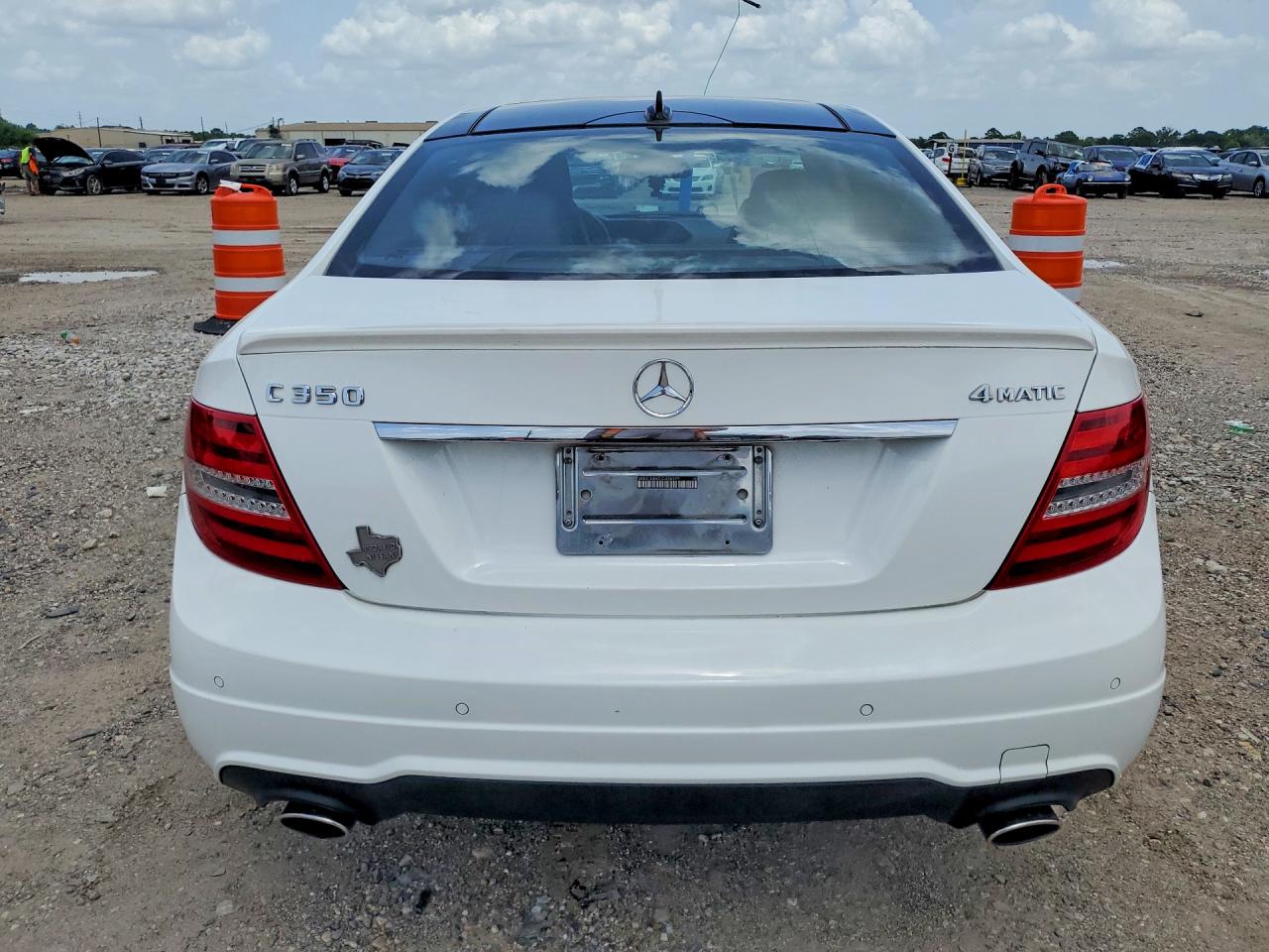 2013 Mercedes-benz C 350 4matic White vin: WDDGJ8JBXDG063684