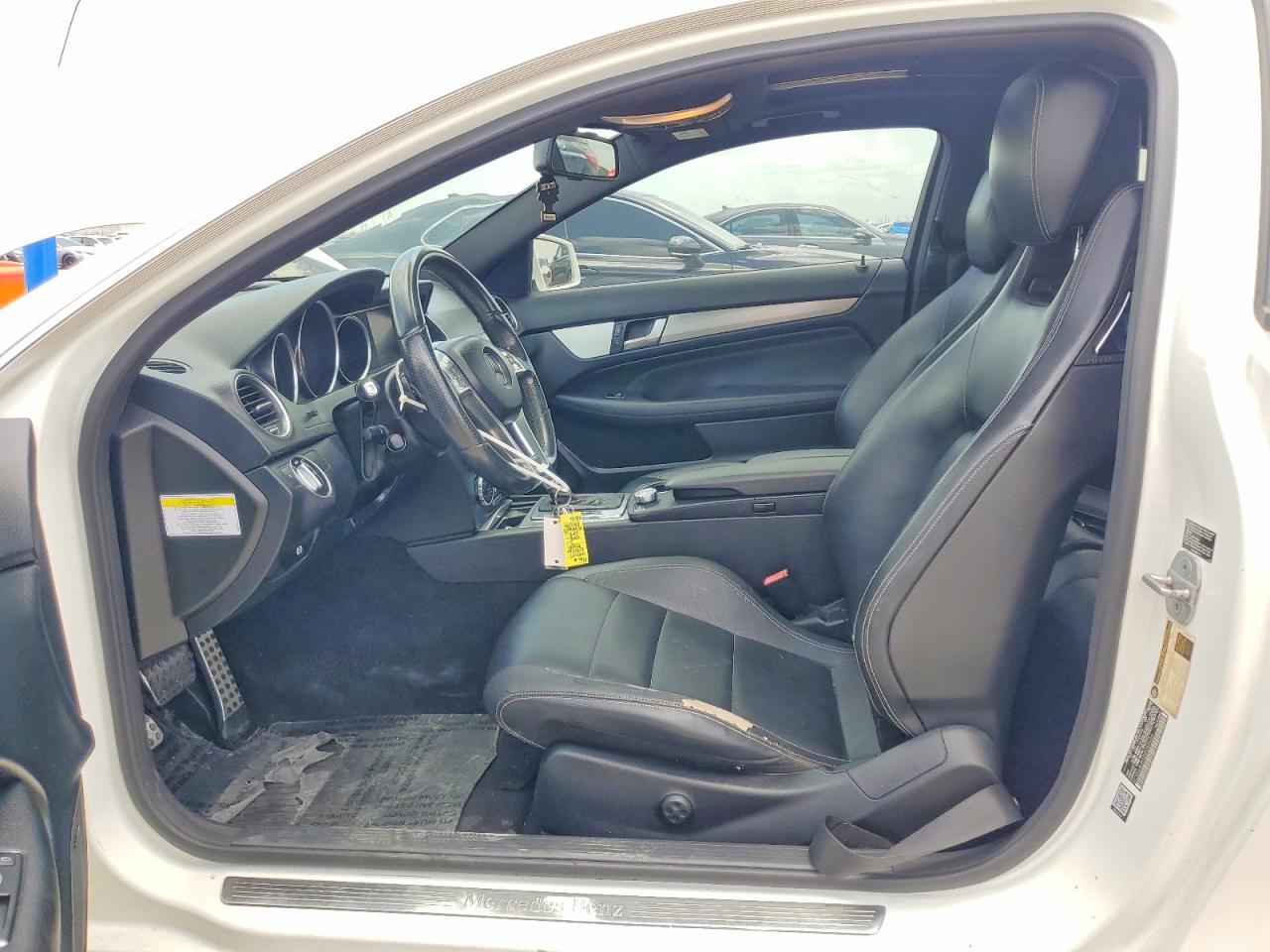 2013 Mercedes-benz C 350 4matic White vin: WDDGJ8JBXDG063684