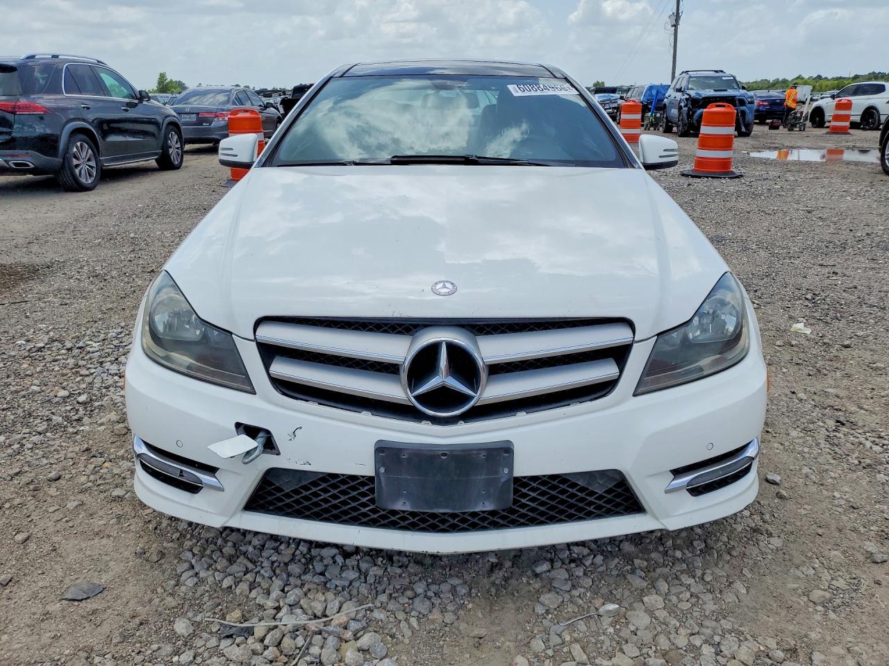 2013 Mercedes-benz C 350 4matic White vin: WDDGJ8JBXDG063684
