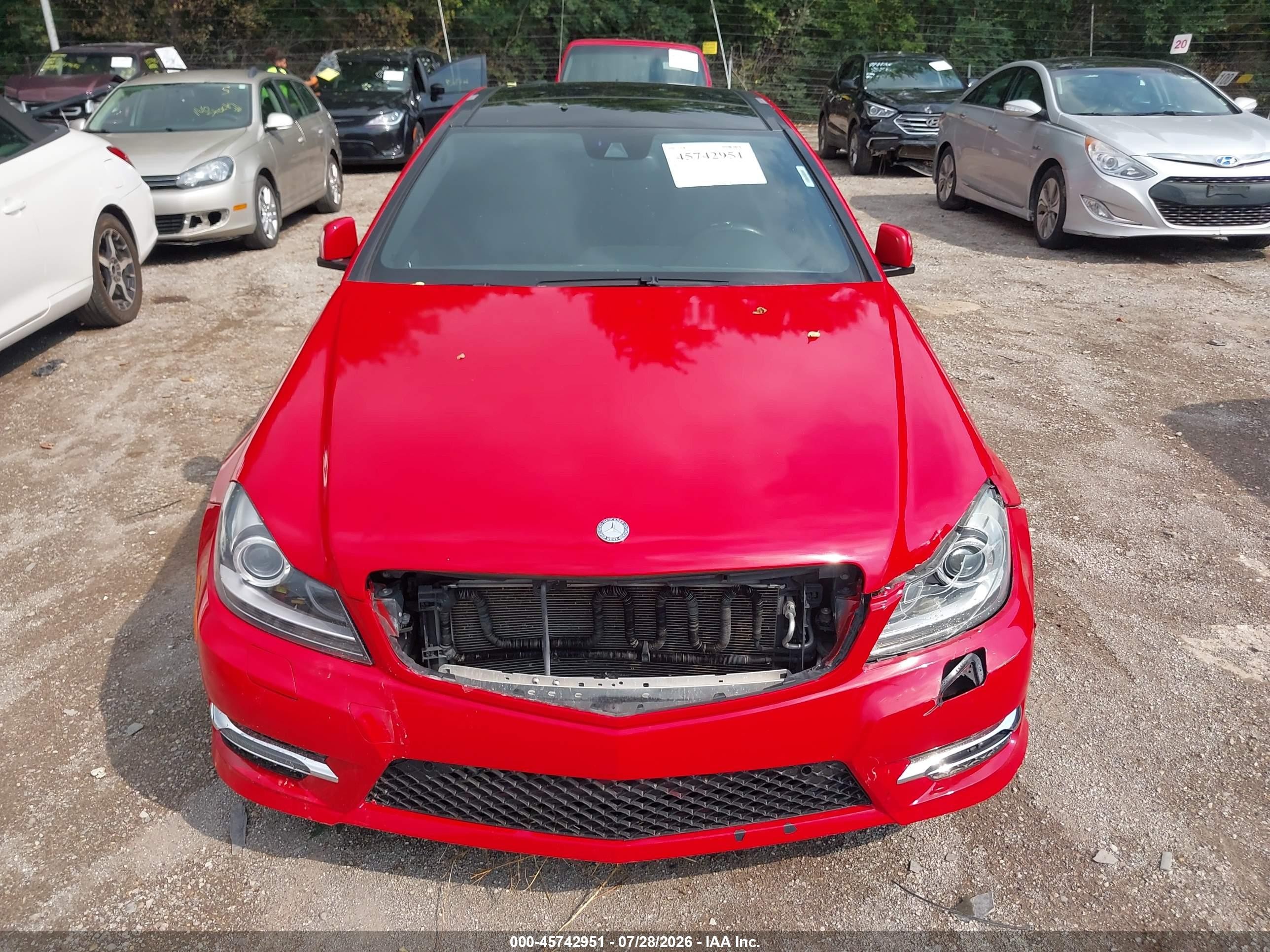 2013 Mercedes-benz C 350 Sport 4matic Красный vin: WDDGJ8JBXDG081893