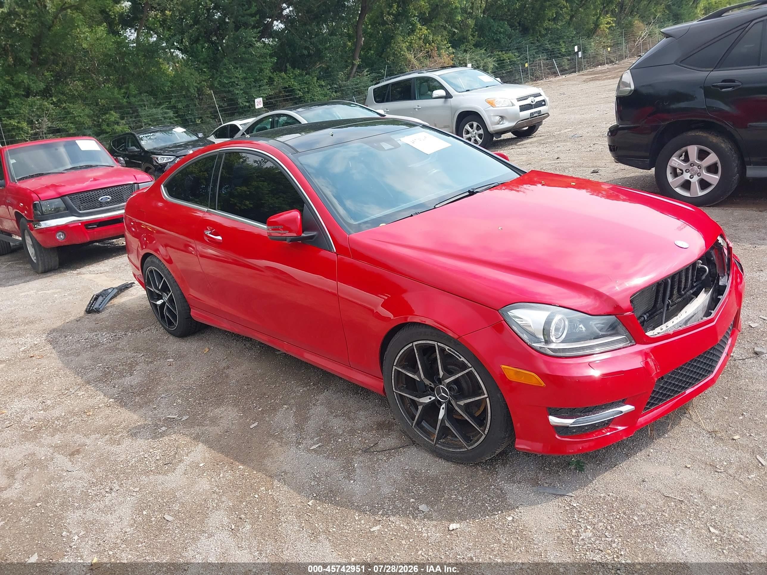 2013 Mercedes-benz C 350 Sport 4matic Red vin: WDDGJ8JBXDG081893