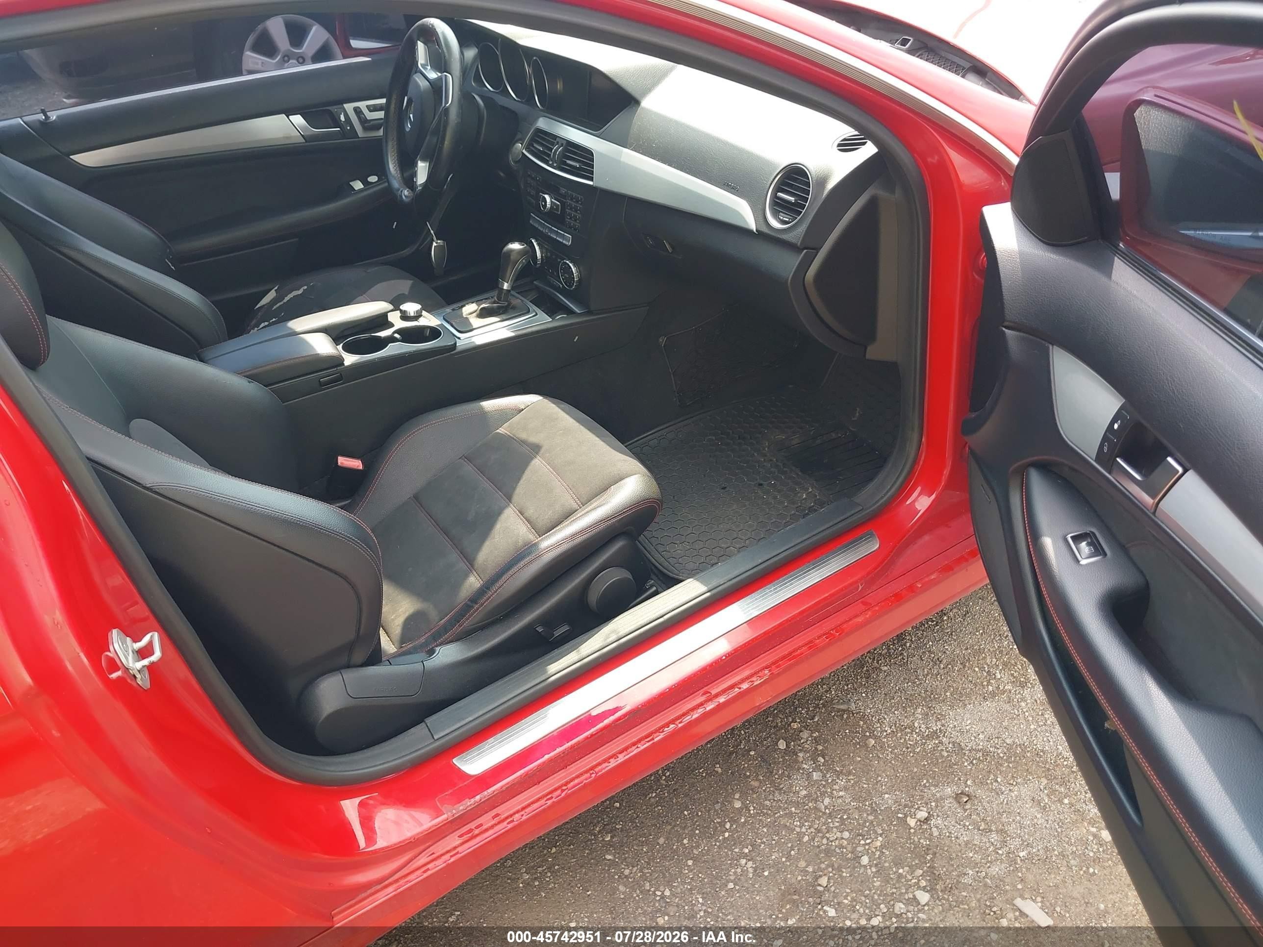 2013 Mercedes-benz C 350 Sport 4matic Красный vin: WDDGJ8JBXDG081893