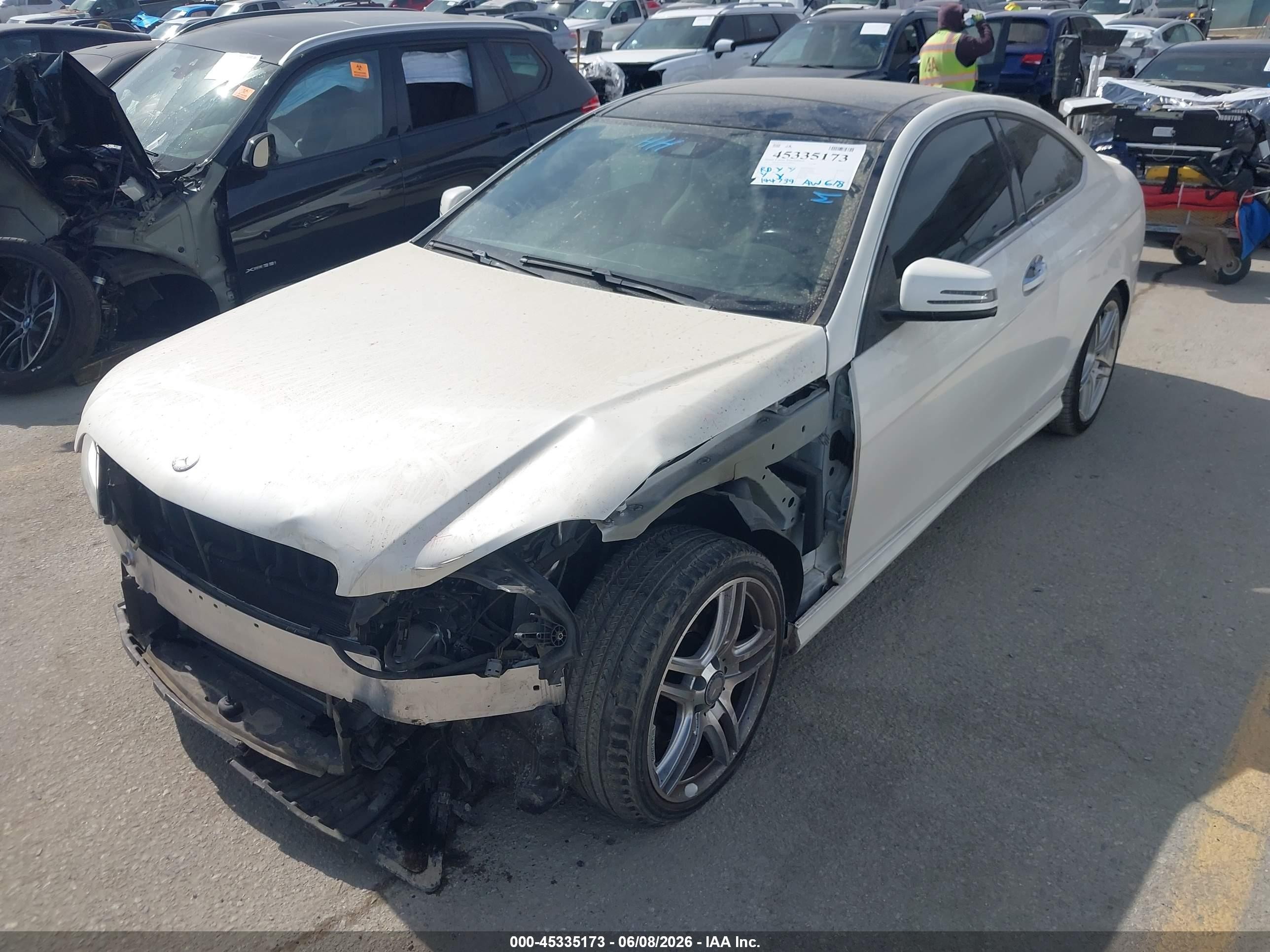 2014 Mercedes-benz C 350 Sport 4matic Cream vin: WDDGJ8JBXEG161292