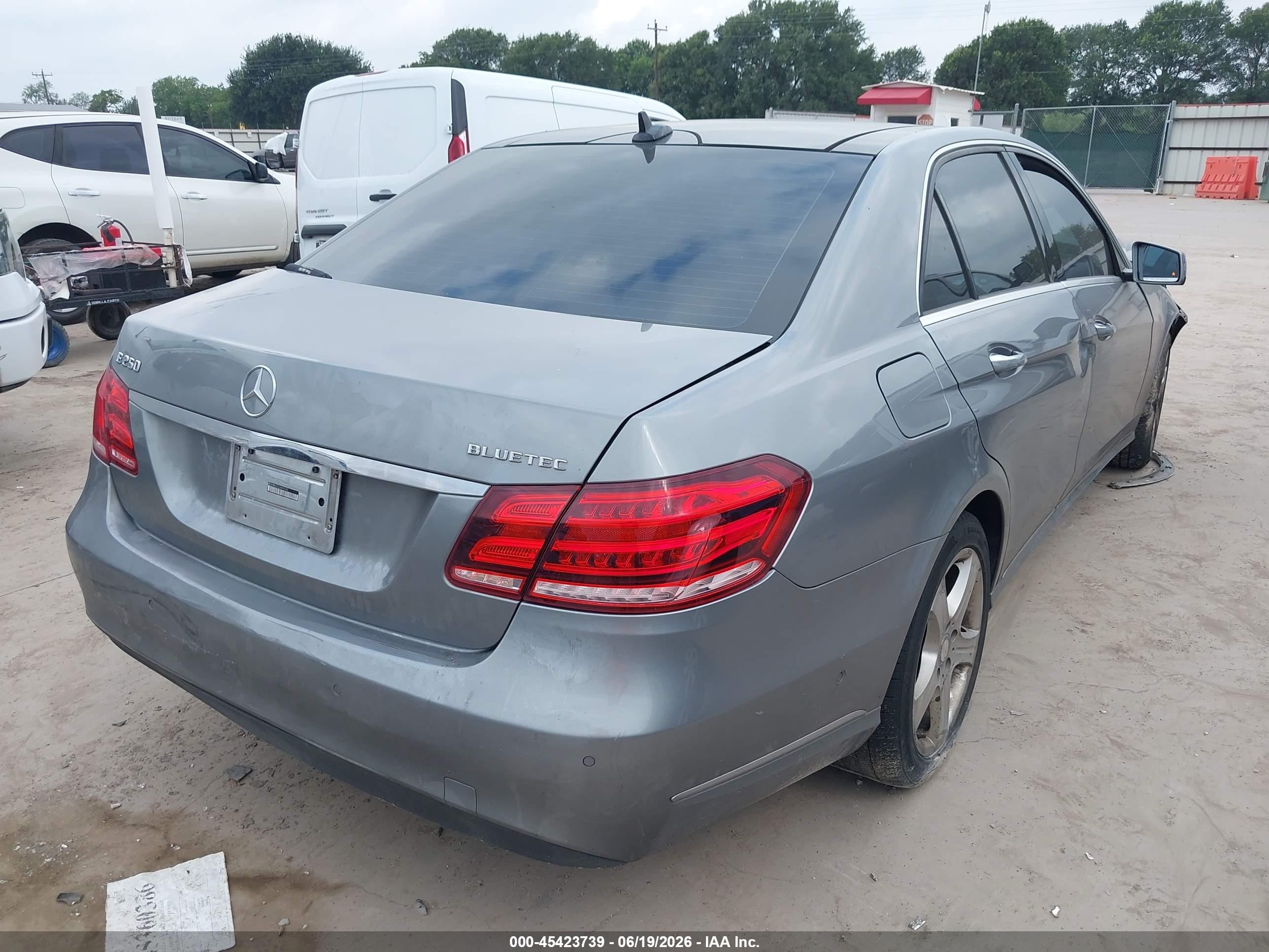 2014 Mercedes-benz E 250 Bluetec   Gray vin: WDDHF0EB2EA995285