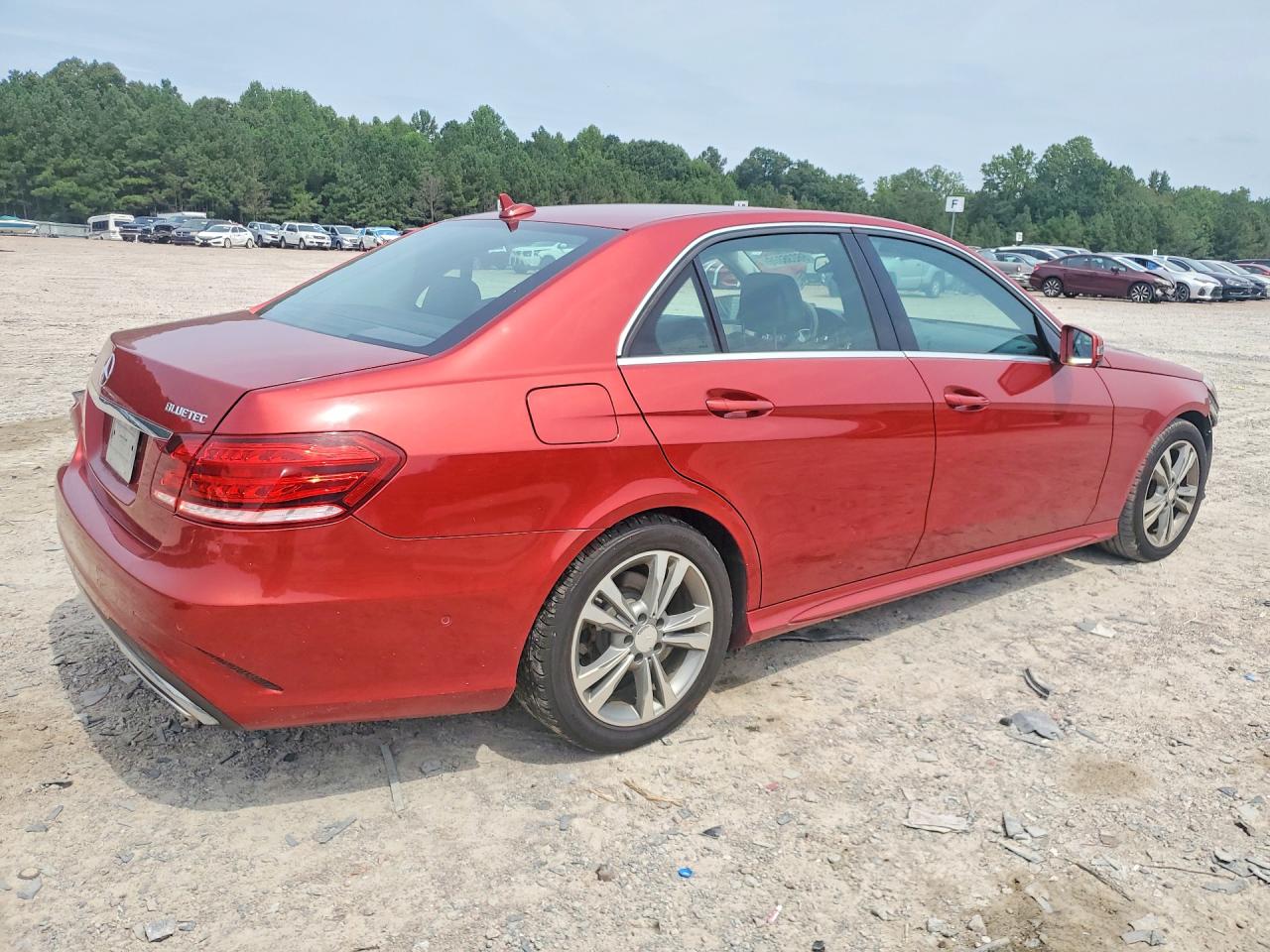 2014 Mercedes-benz E 250 Bluetec Красный vin: WDDHF0EB4EA943642