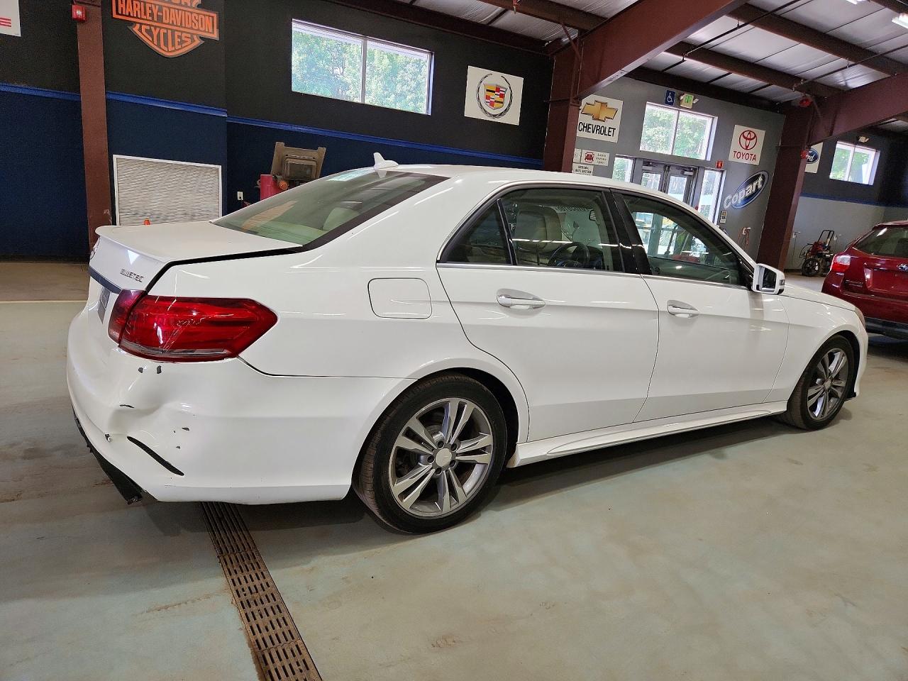 2014 Mercedes-benz E 250 Bluetec White vin: WDDHF0EB6EA879197