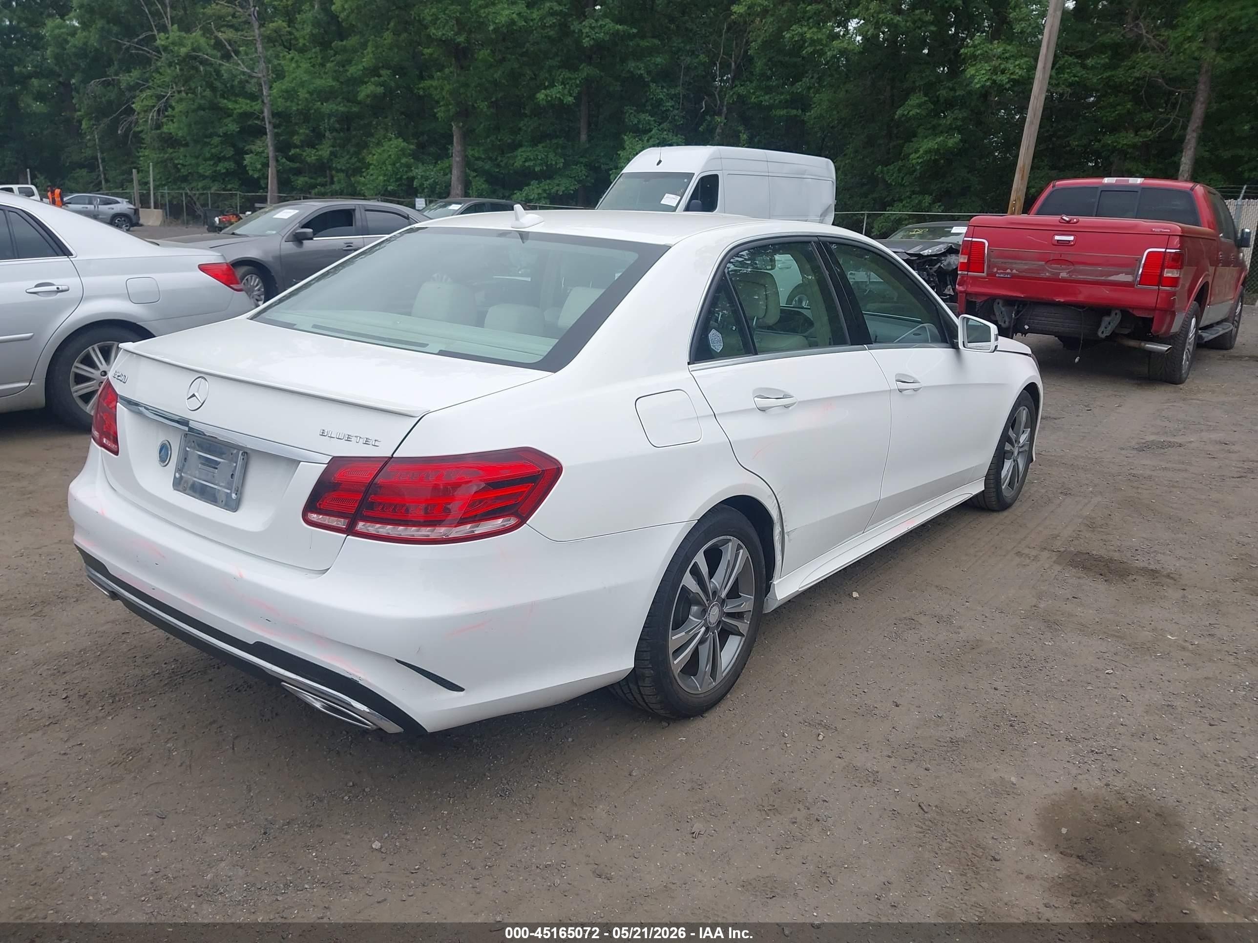 2014 Mercedes-benz E 250 Bluetec   White vin: WDDHF0EB7EA999610