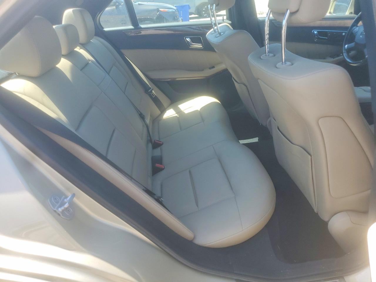 2011 Mercedes-benz E 350 Bluetec Beige vin: WDDHF2EB0BA509760