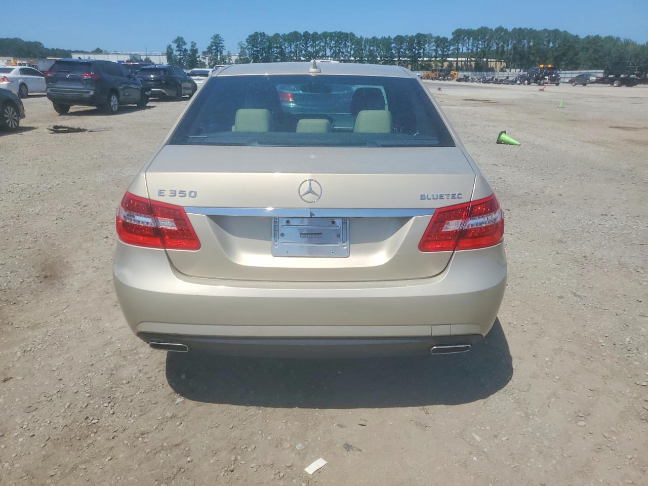 2011 Mercedes-benz E 350 Bluetec Beige vin: WDDHF2EB0BA509760