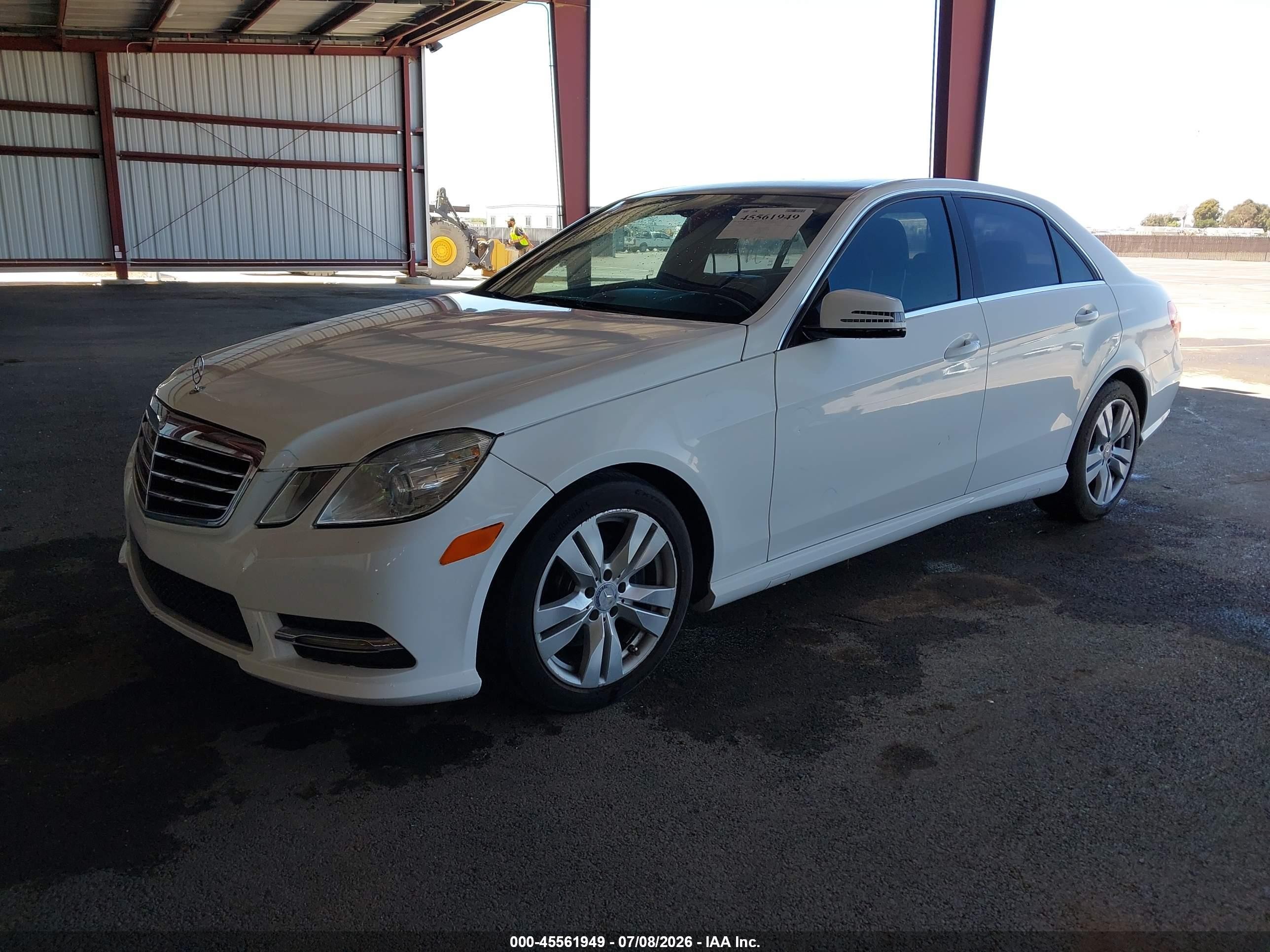 2013 Mercedes-benz E 350 Bluetec   White vin: WDDHF2EB0DA695545