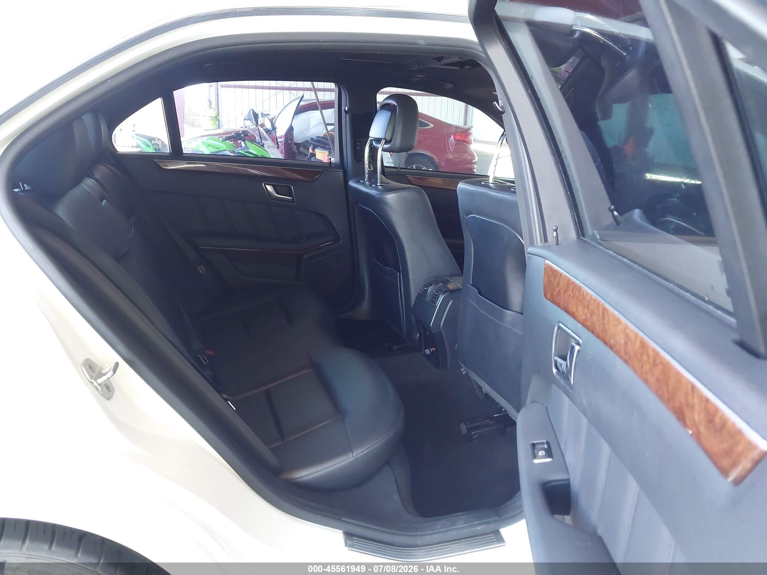 2013 Mercedes-benz E 350 Bluetec   White vin: WDDHF2EB0DA695545