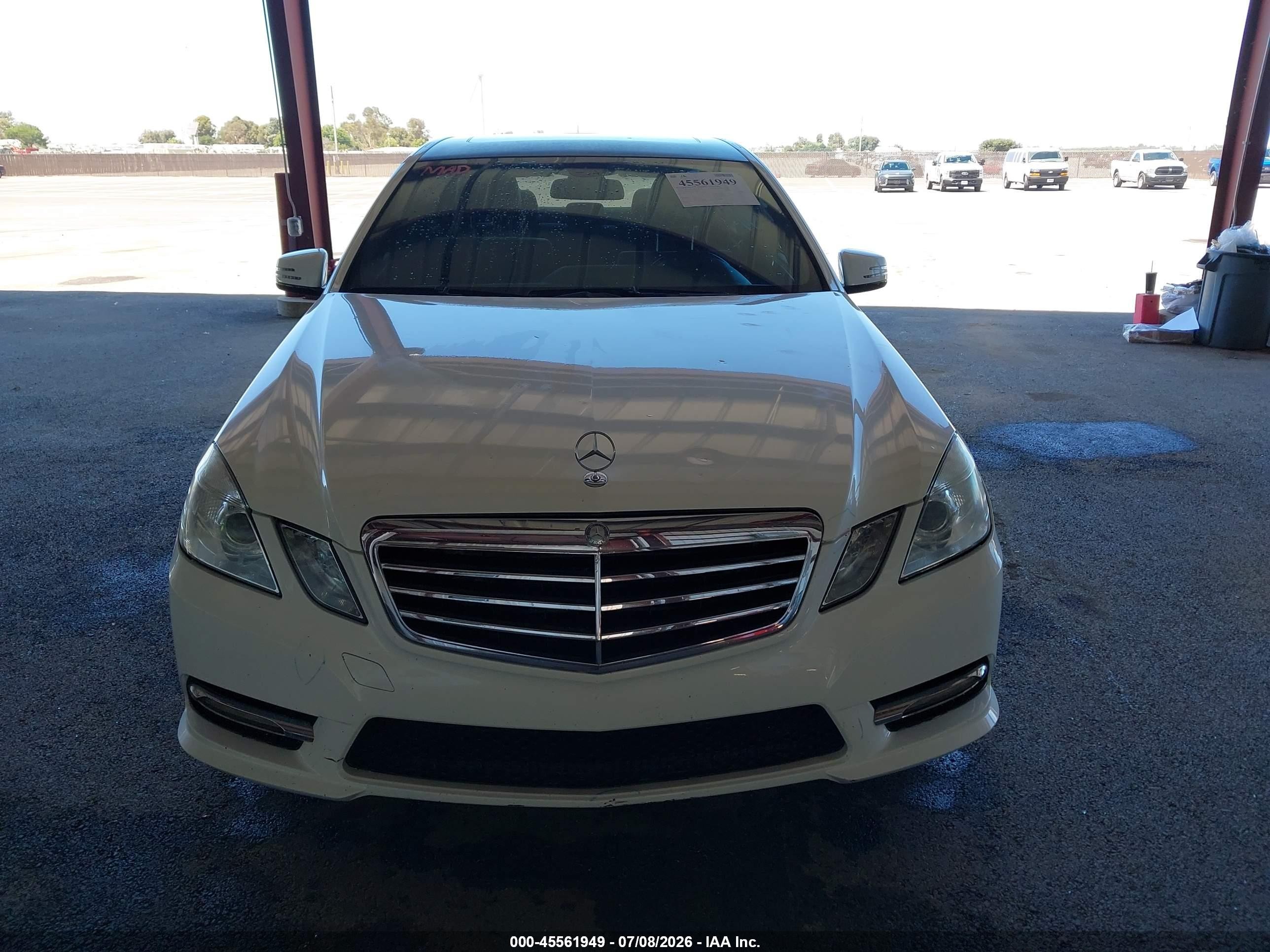 2013 Mercedes-benz E 350 Bluetec   White vin: WDDHF2EB0DA695545