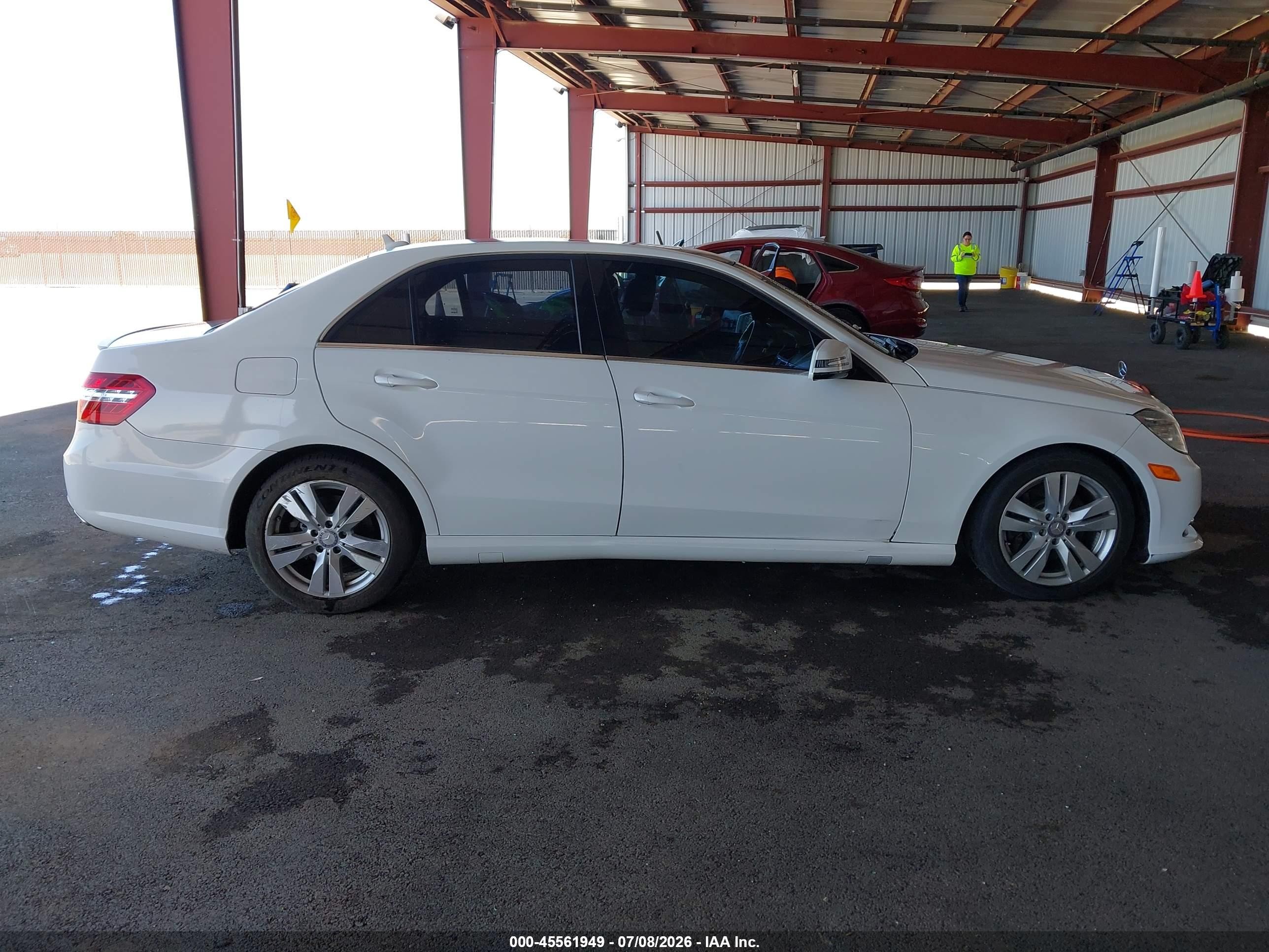 2013 Mercedes-benz E 350 Bluetec   White vin: WDDHF2EB0DA695545