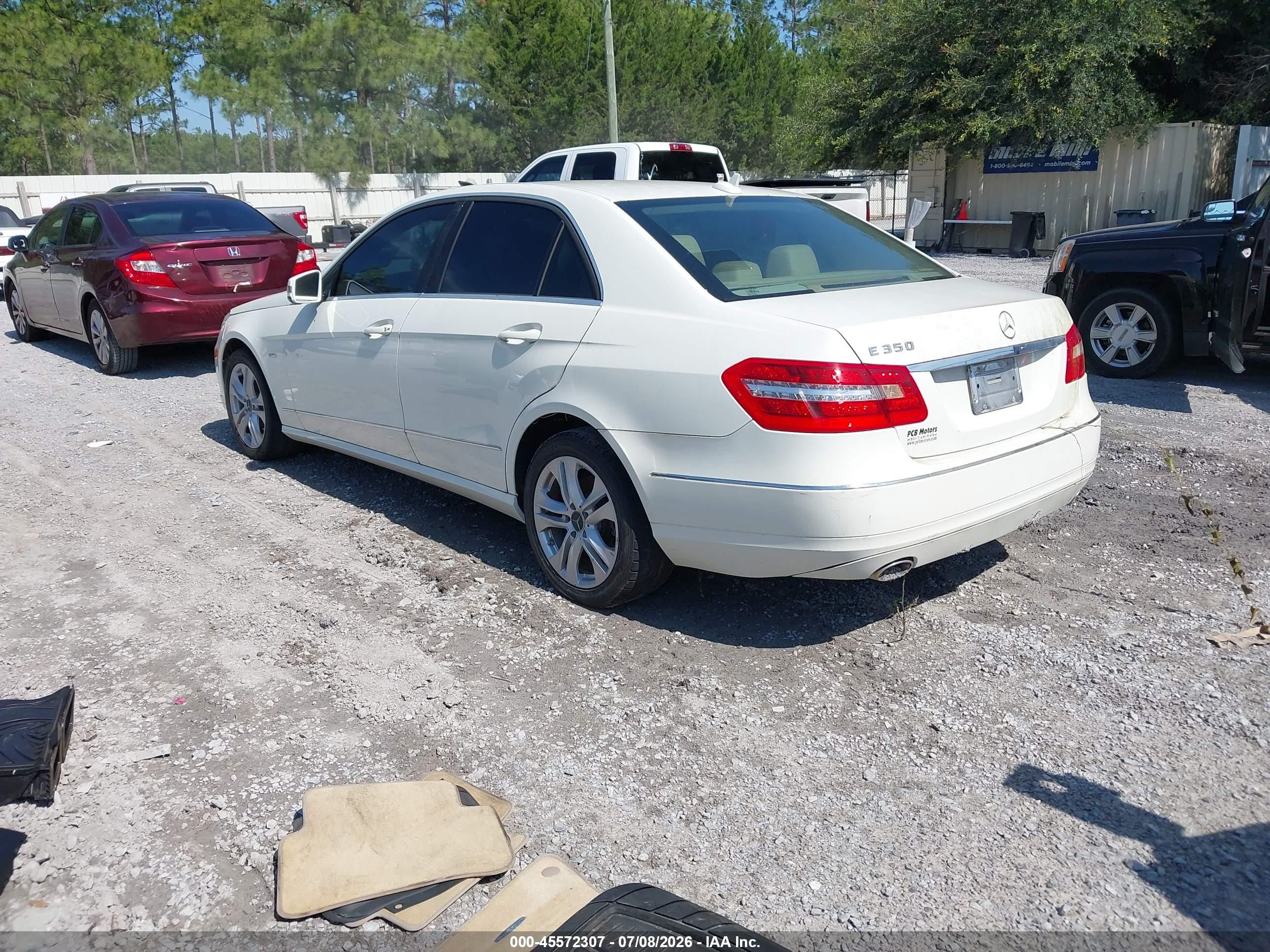 2011 Mercedes-benz E 350 Bluetec   White vin: WDDHF2EB1BA498641