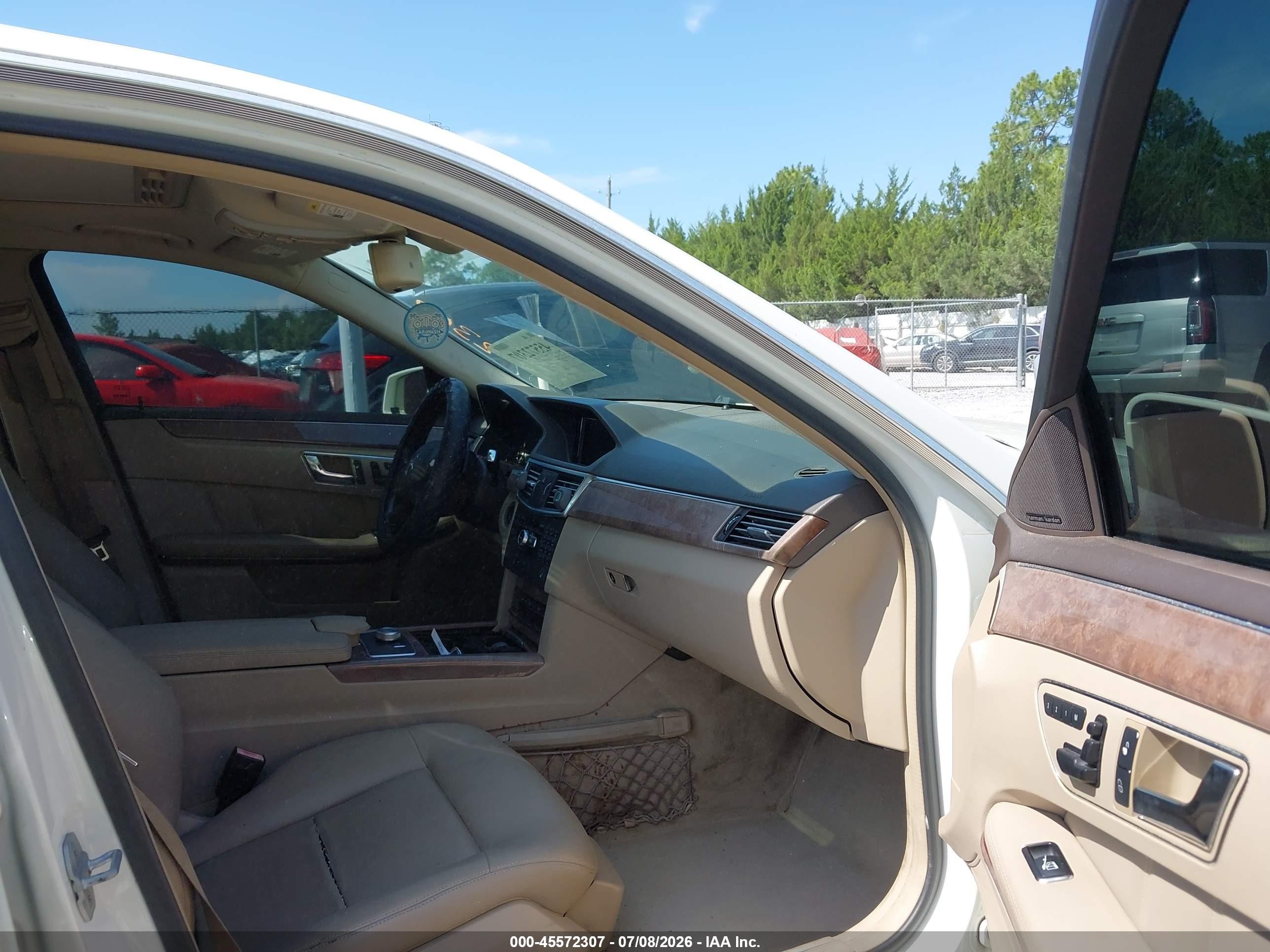 2011 Mercedes-benz E 350 Bluetec   White vin: WDDHF2EB1BA498641
