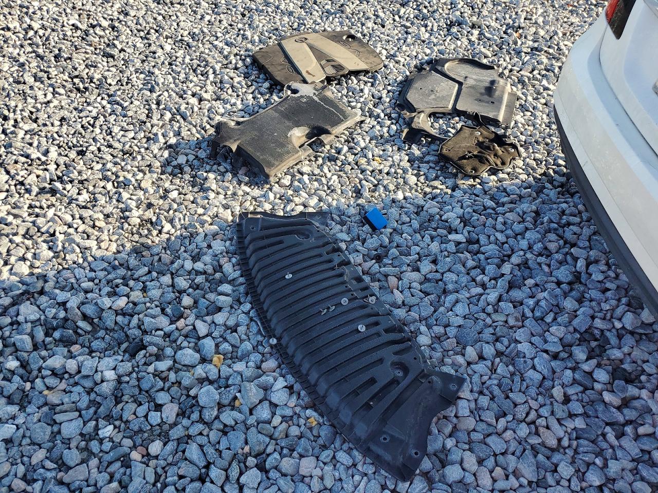 2011 Mercedes-benz E 350 Bluetec White vin: WDDHF2EB2BA399052