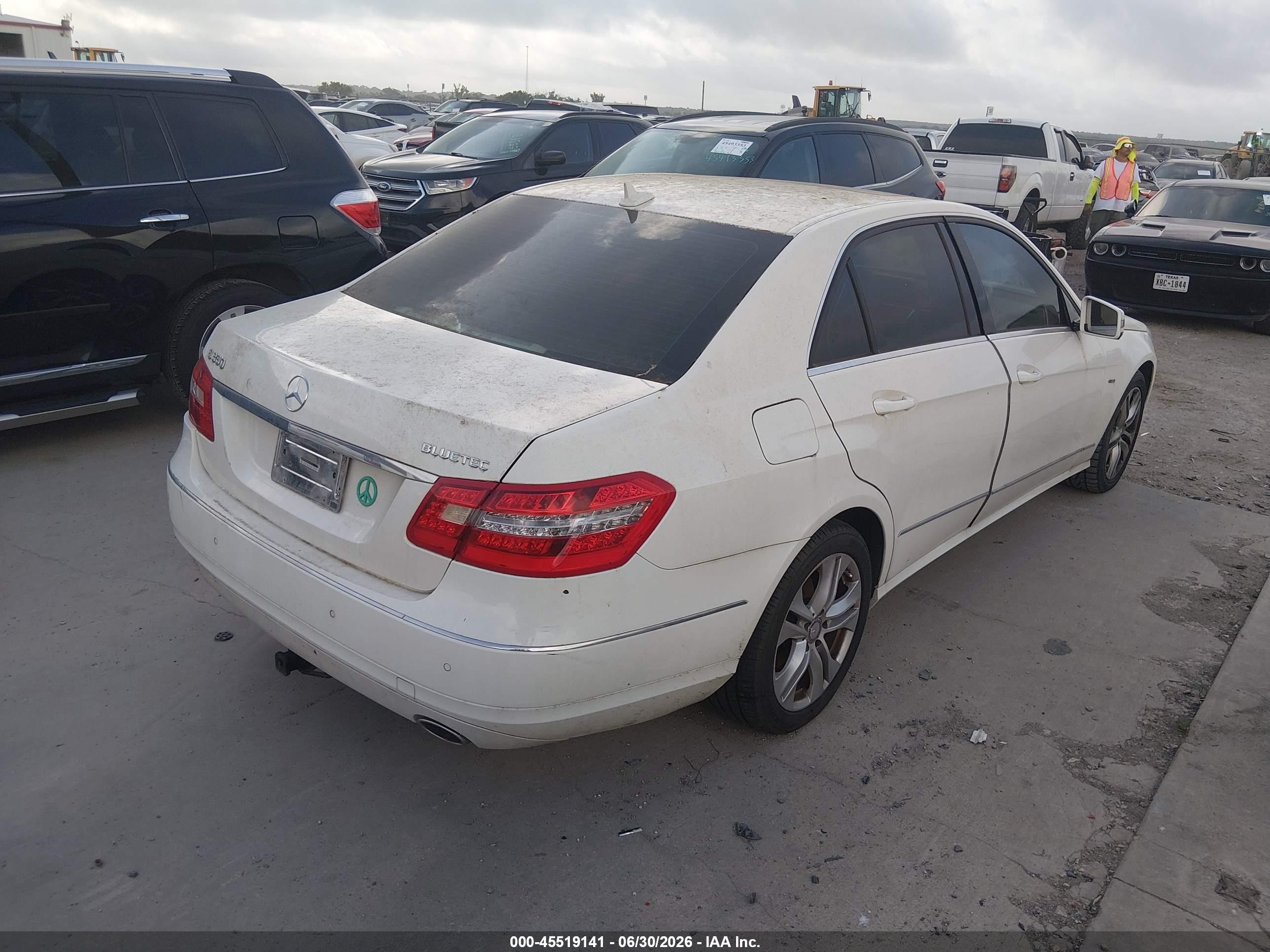 2011 Mercedes-benz E 350 Bluetec   White vin: WDDHF2EB3BA347106