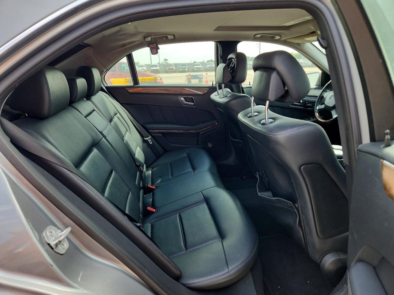 2011 Mercedes-benz E 350 Bluetec Silver vin: WDDHF2EB3BA378291