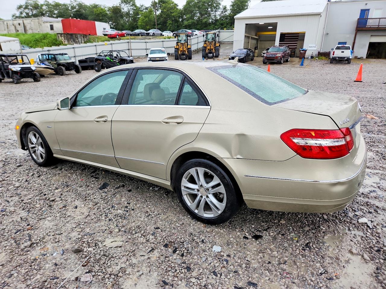 2011 Mercedes-benz E 350 Bluetec Gold vin: WDDHF2EB5BA343056